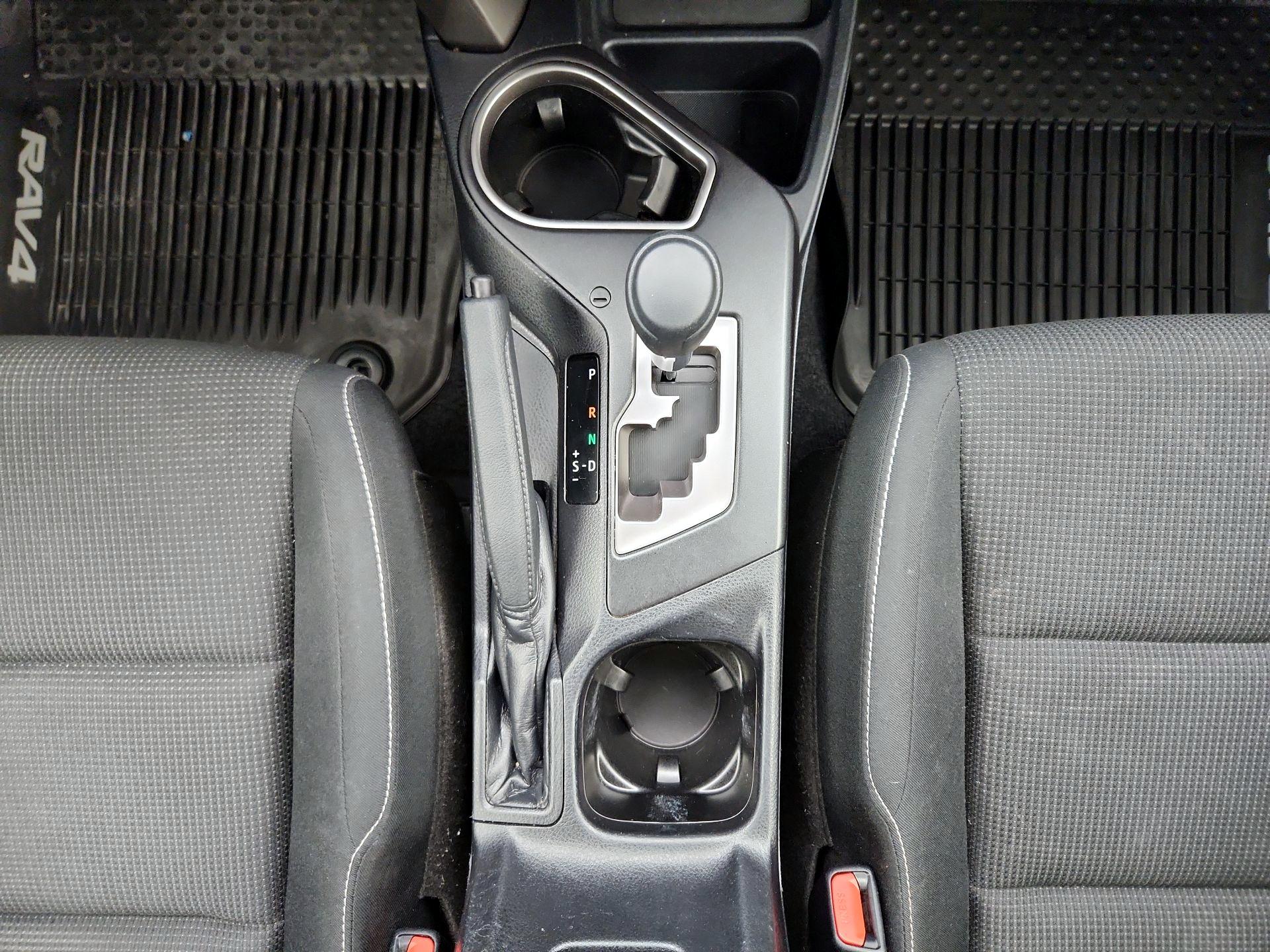 Thumbnail: 2018 Toyota RAV4 - 17