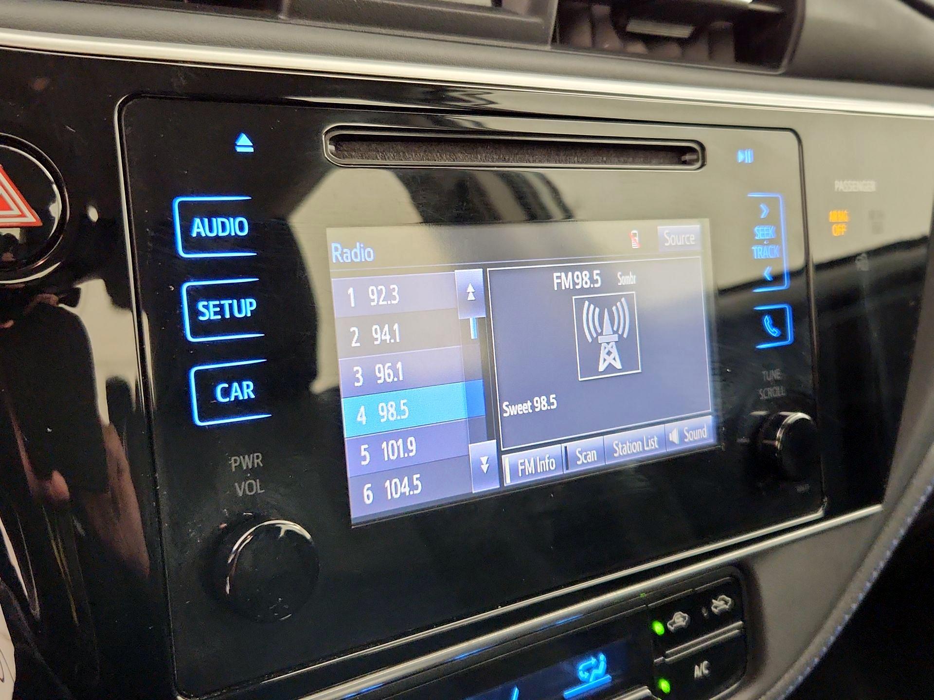 Thumbnail: 2017 Toyota Corolla - 15