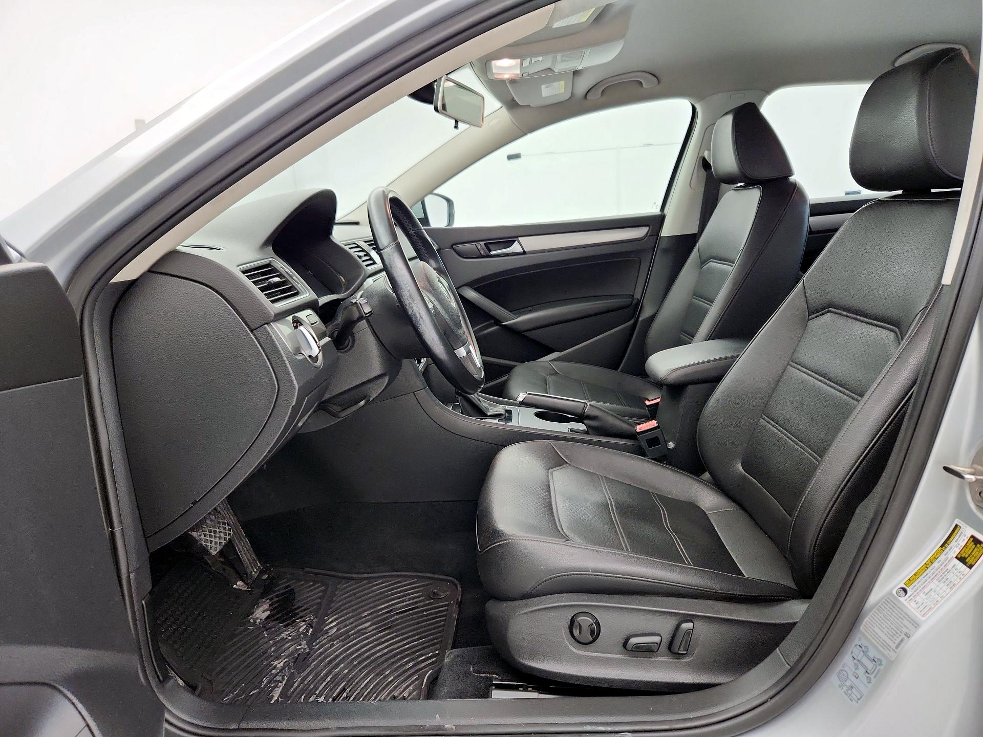 Thumbnail: 2015 Volkswagen Passat - 9