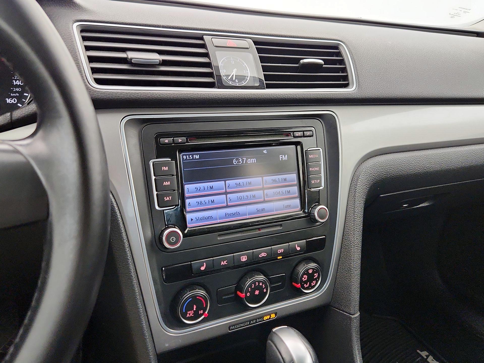 Thumbnail: 2015 Volkswagen Passat - 13