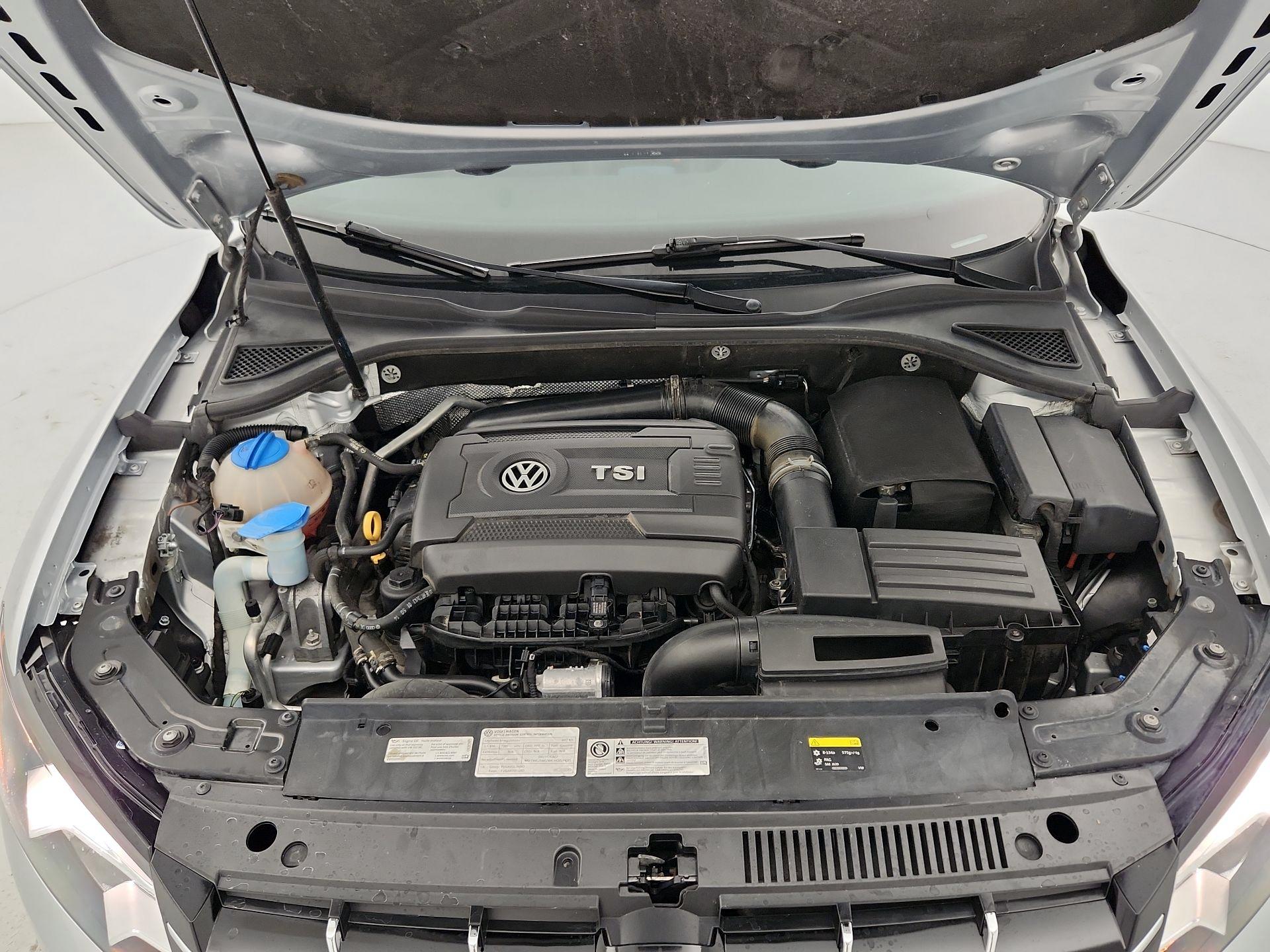 Thumbnail: 2015 Volkswagen Passat - 19