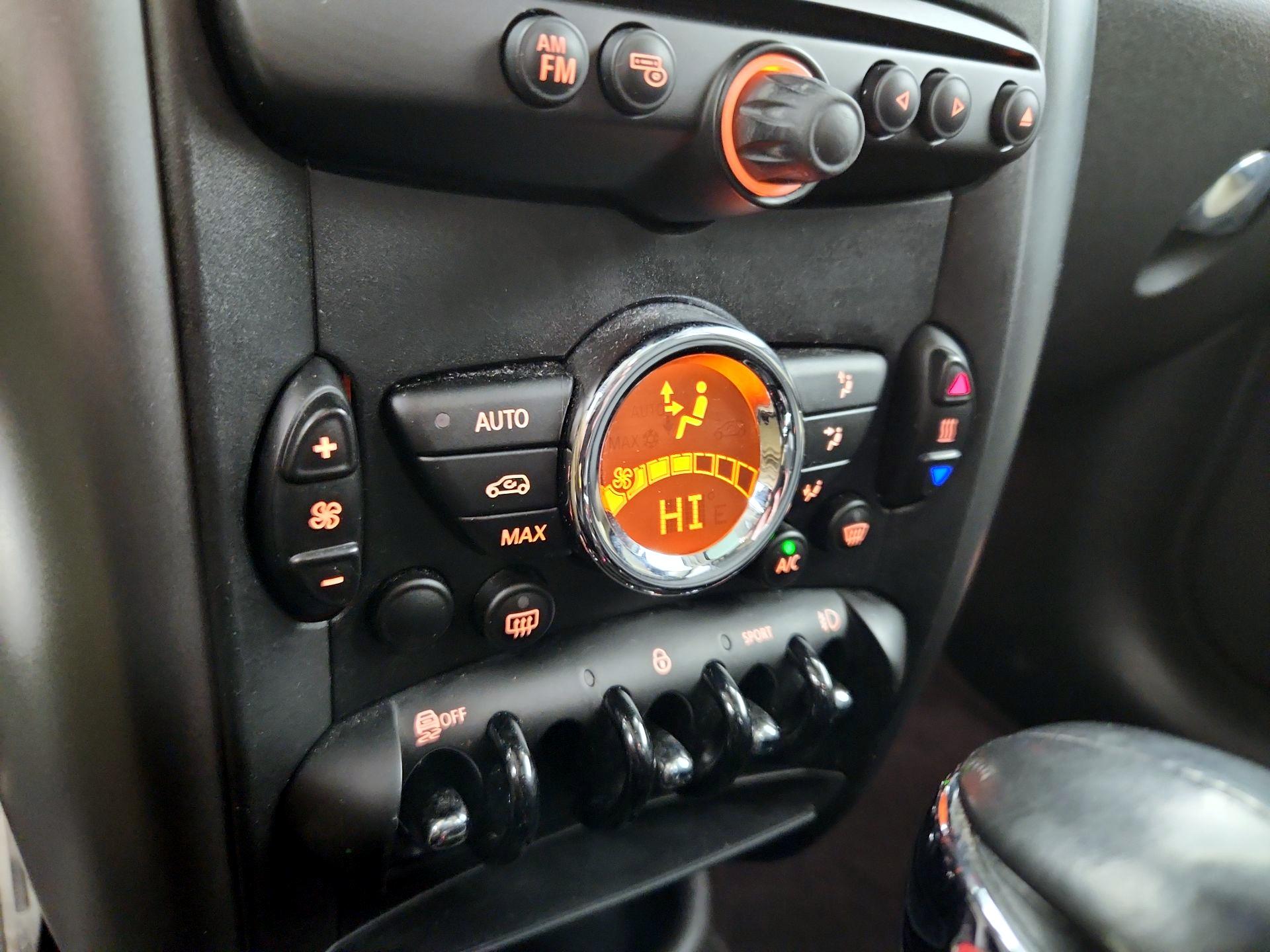 Thumbnail: 2016 MINI Cooper Countryman - 14