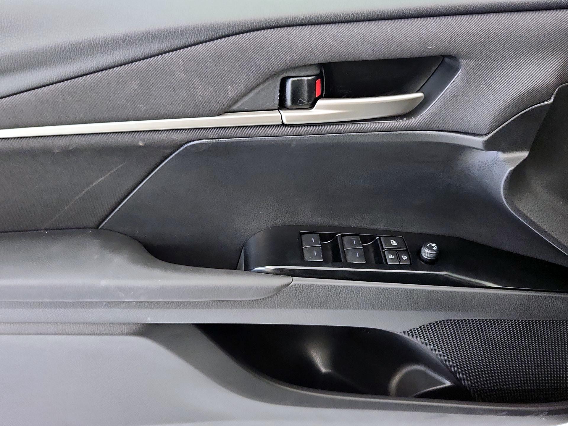 Thumbnail: 2025 Toyota Camry - 12