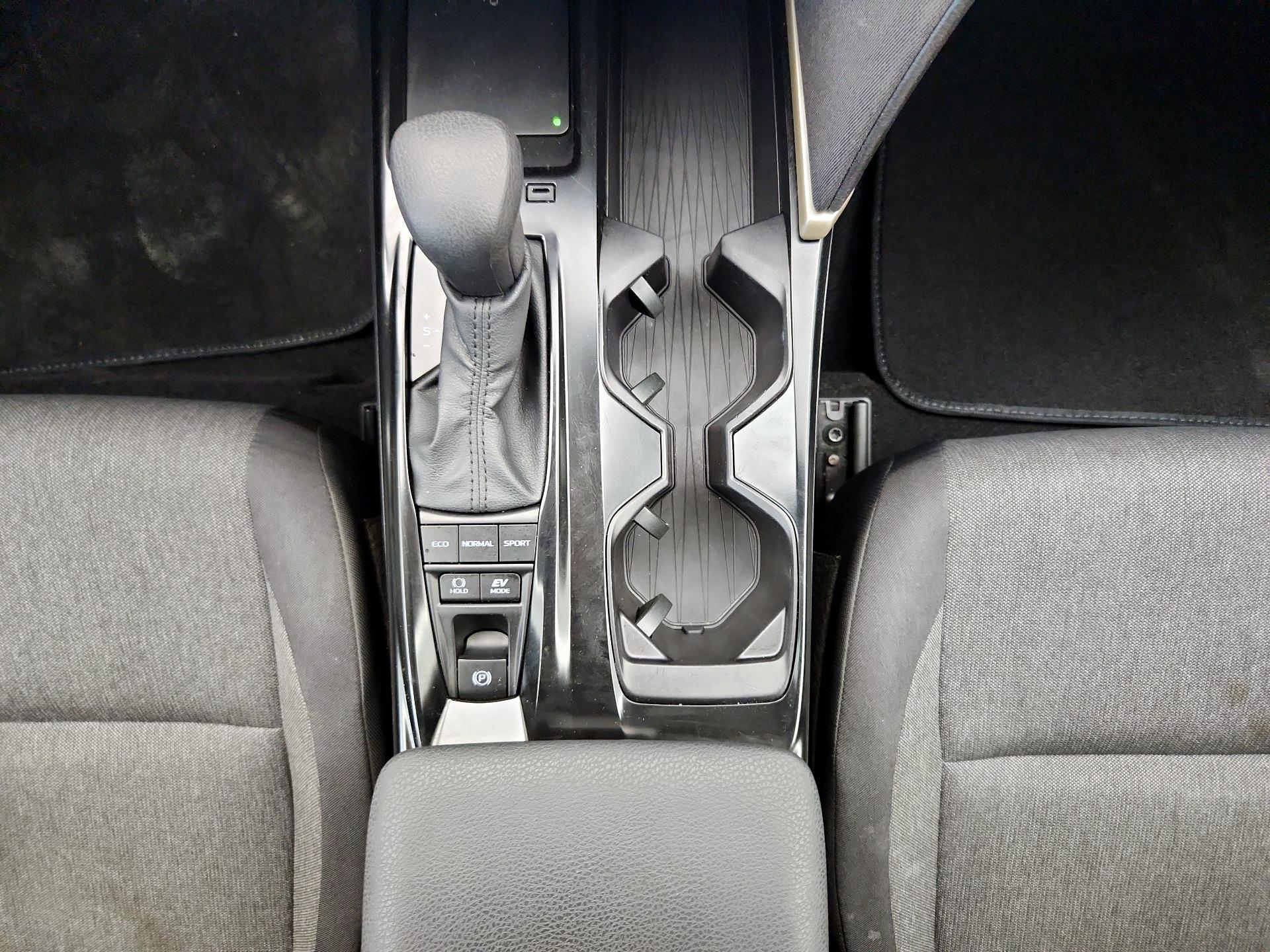 Thumbnail: 2025 Toyota Camry - 17