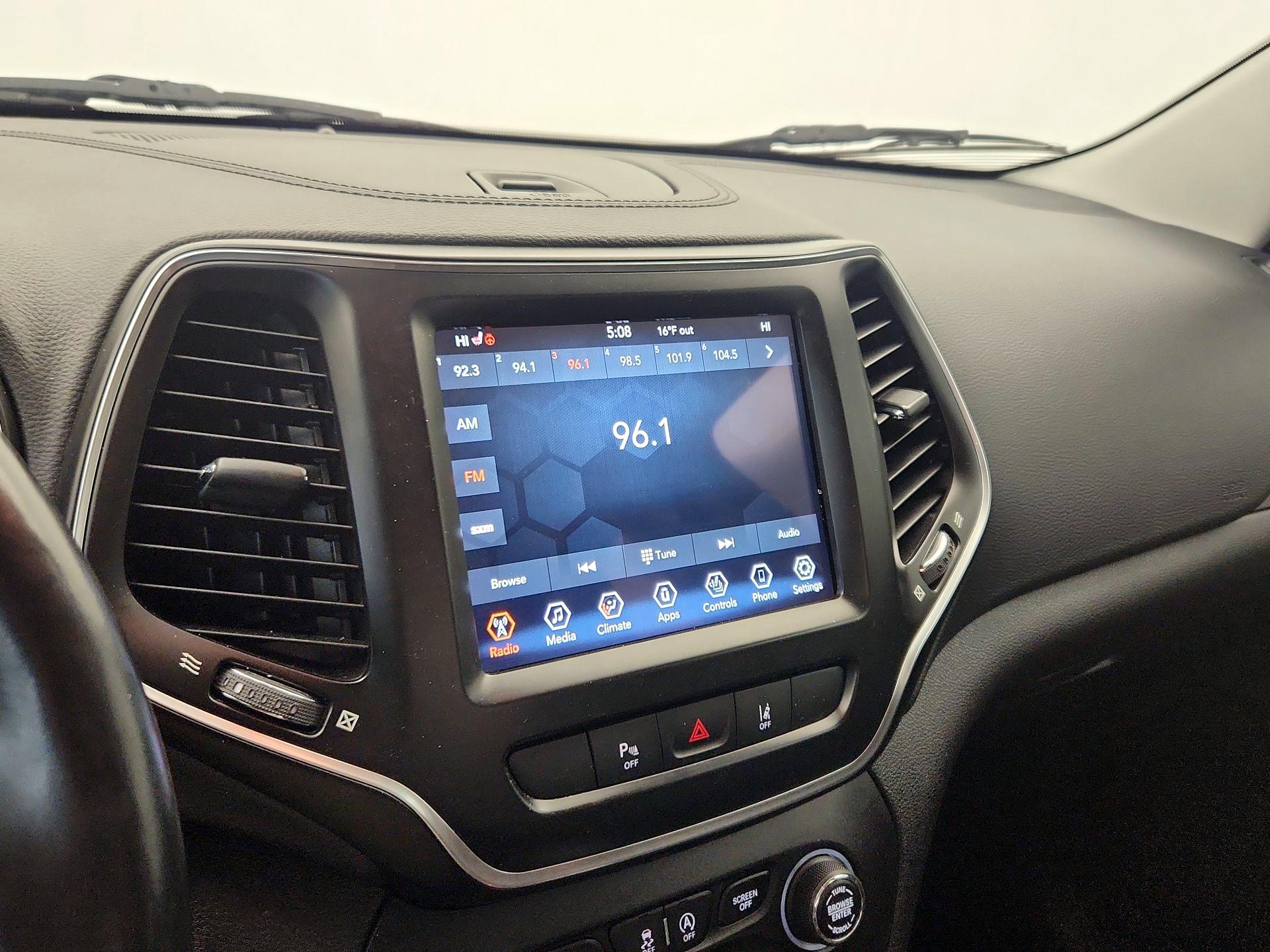 Thumbnail: 2021 Jeep Cherokee - 15