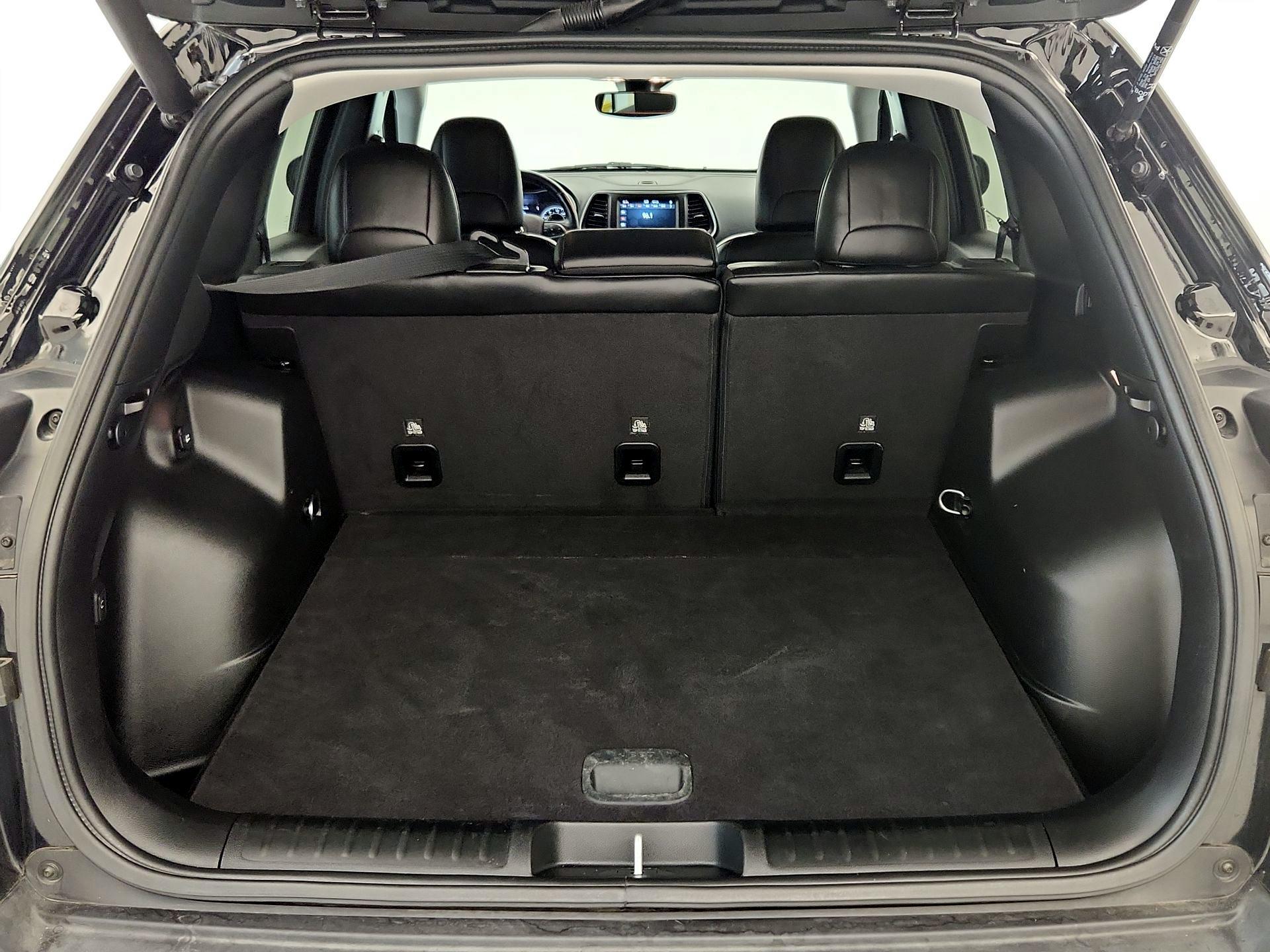 Thumbnail: 2021 Jeep Cherokee - 20