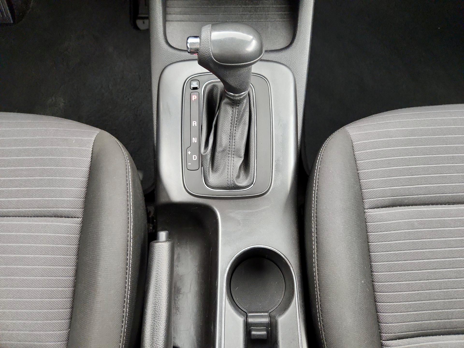 Thumbnail: 2015 Kia Forte - 16