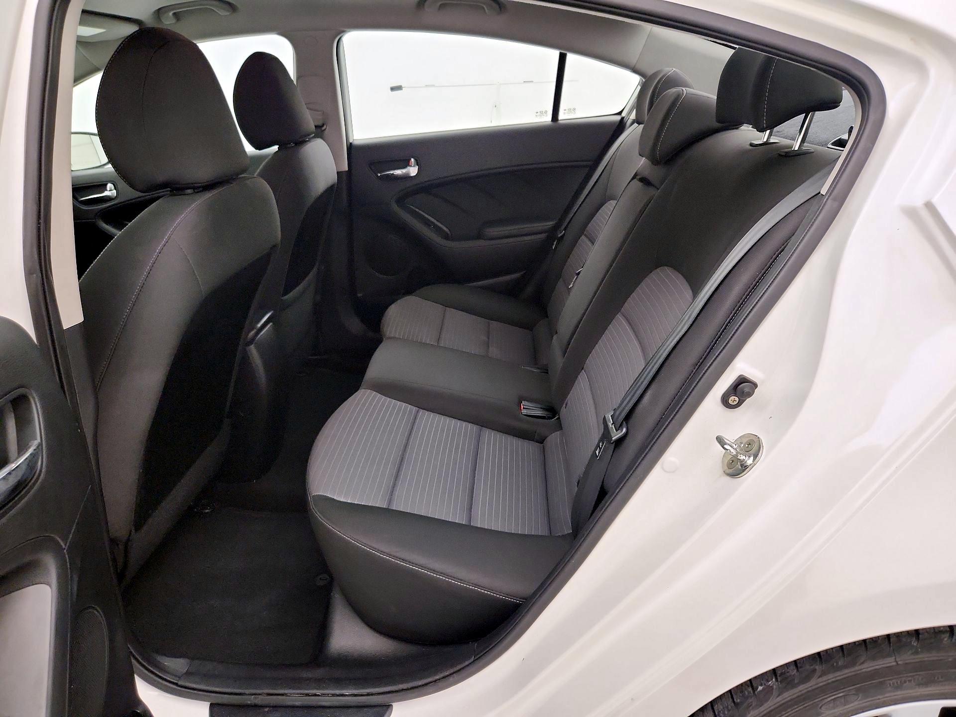 Thumbnail: 2015 Kia Forte - 18