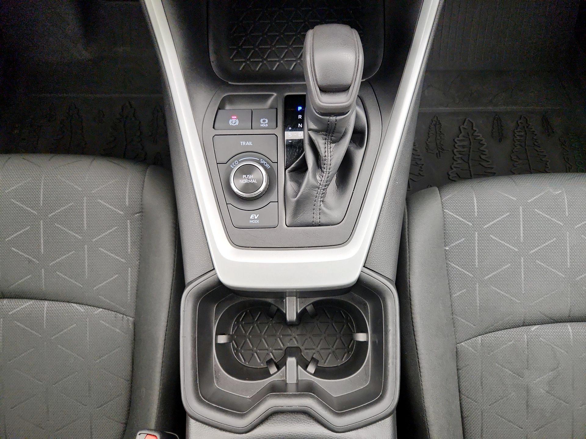 Thumbnail: 2023 Toyota RAV4 - 17