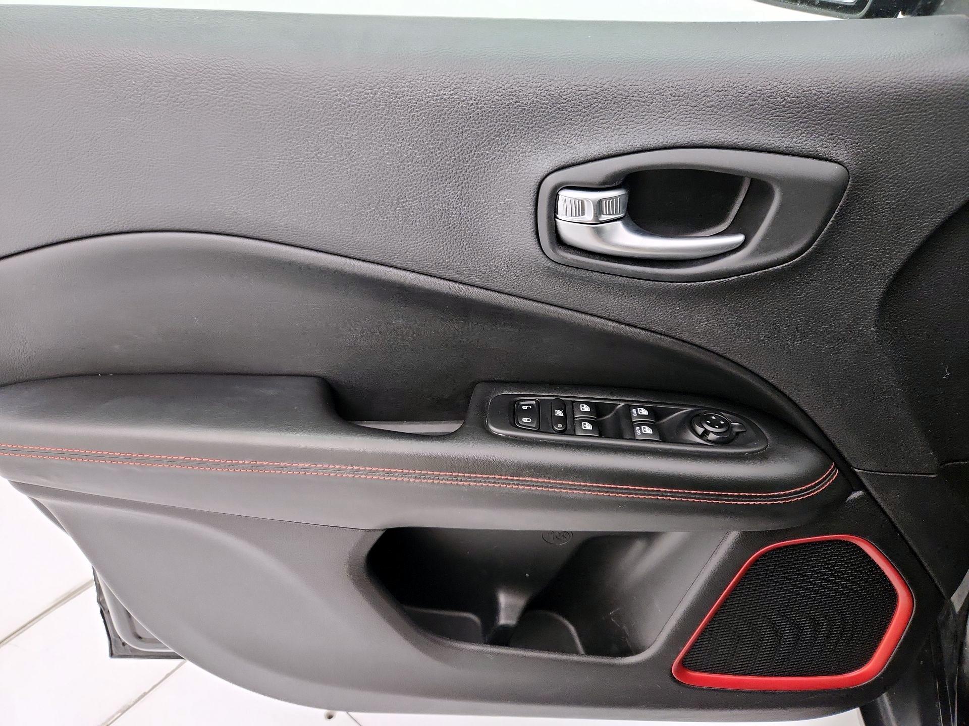 Thumbnail: 2018 Jeep Compass - 12