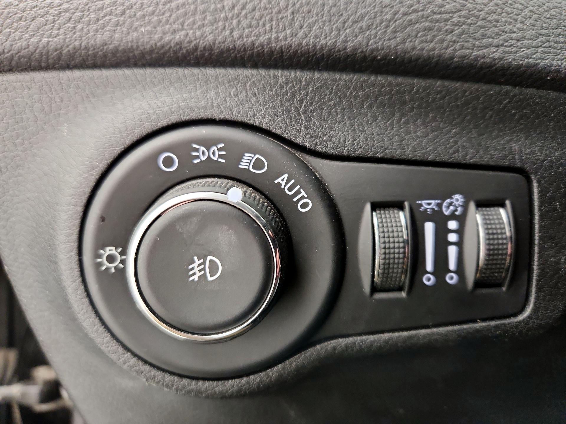 Thumbnail: 2018 Jeep Compass - 13