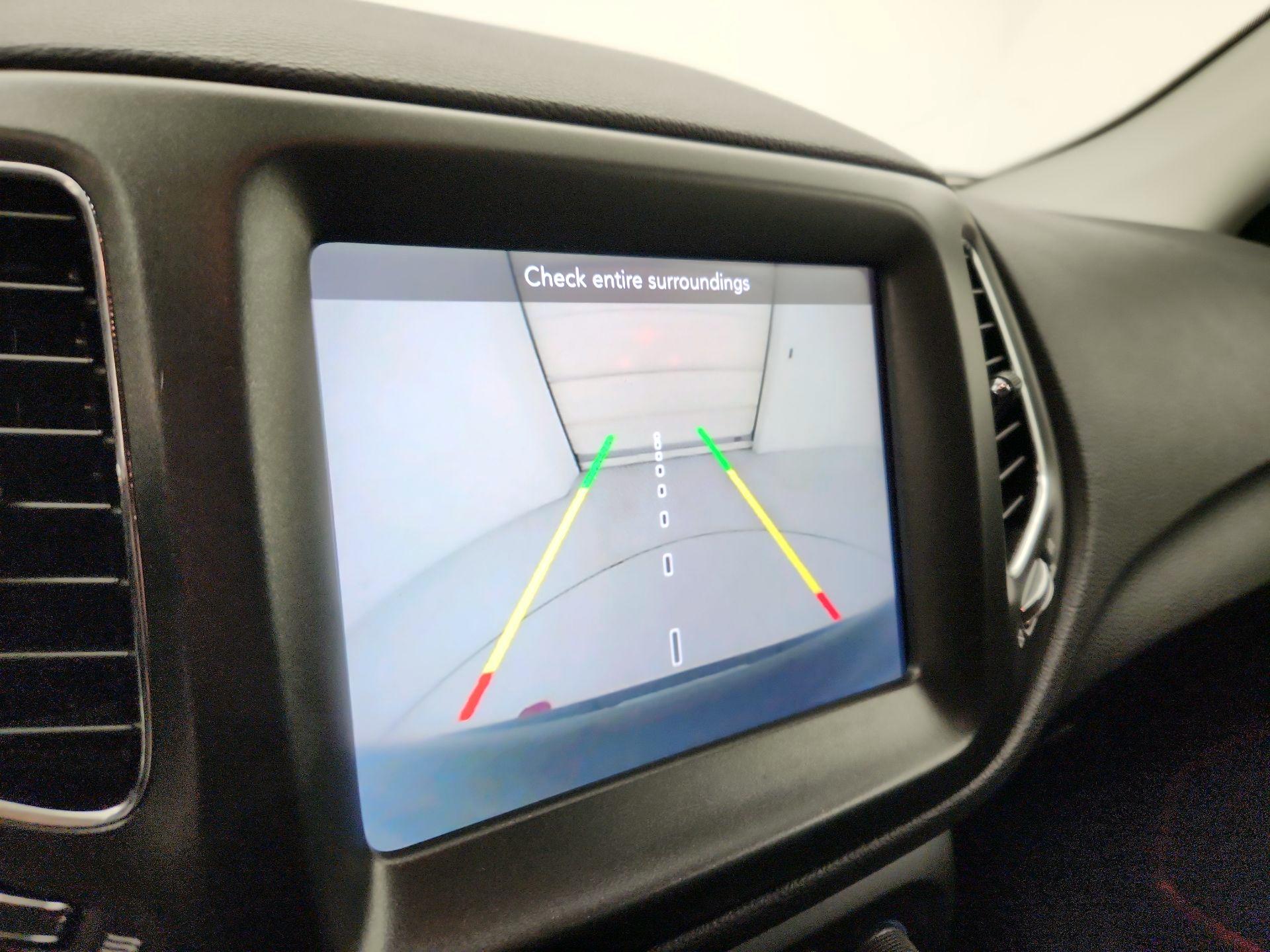 Thumbnail: 2018 Jeep Compass - 14