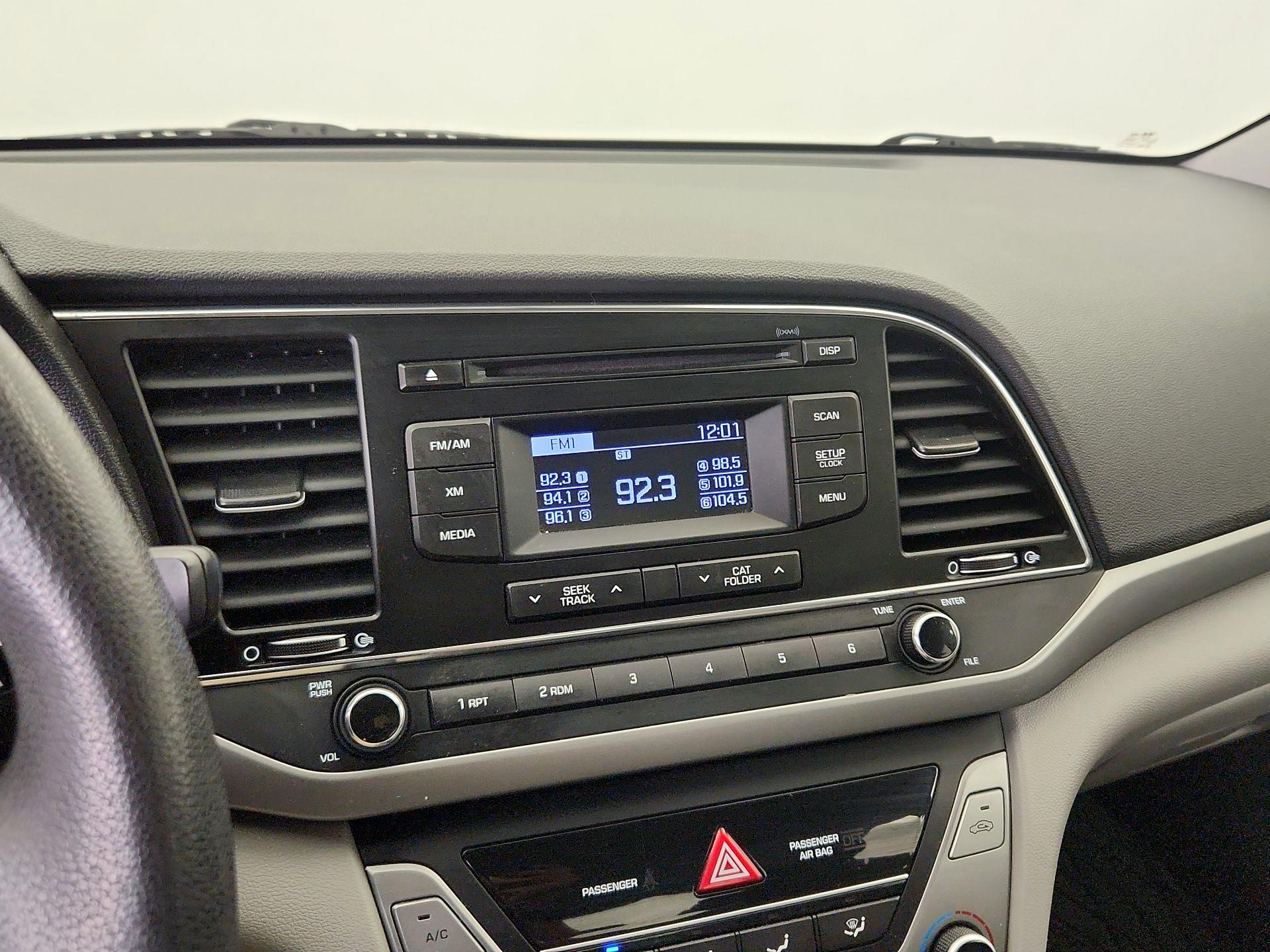 Thumbnail: 2017 Hyundai Elantra - 14