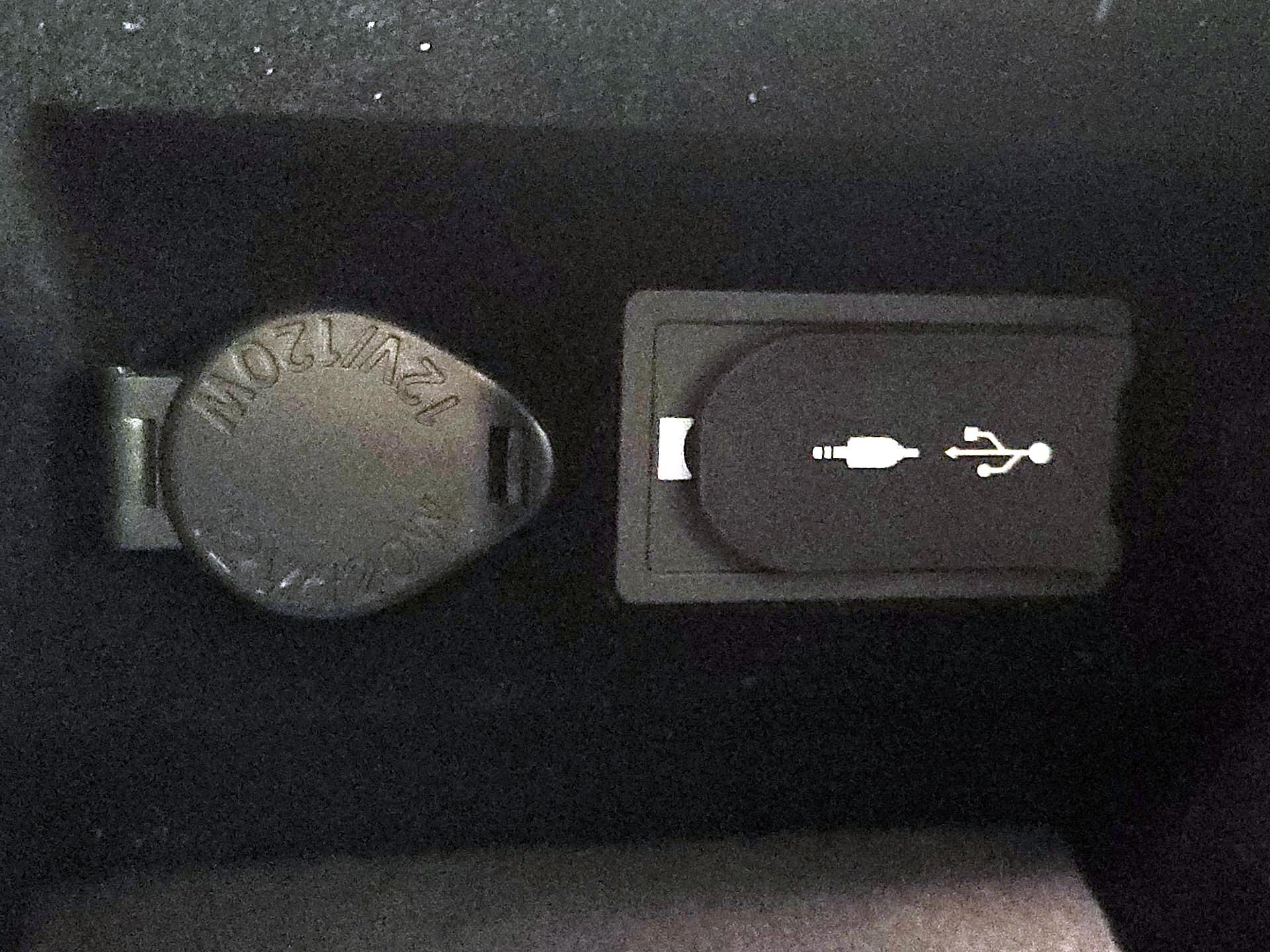 Thumbnail: 2018 Lexus ES - 19