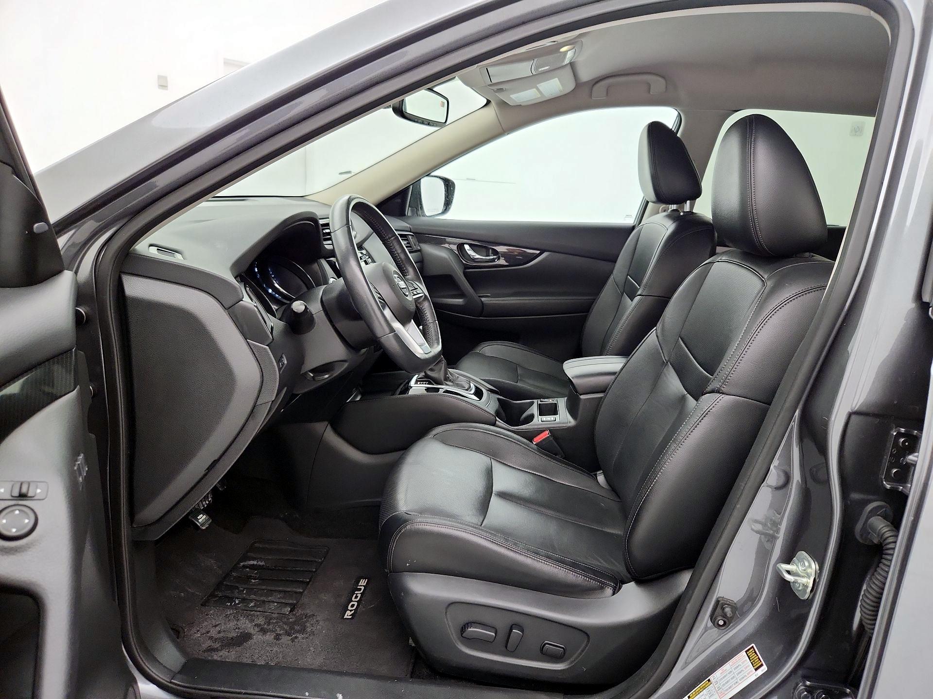 Thumbnail: 2017 Nissan Rogue - 11