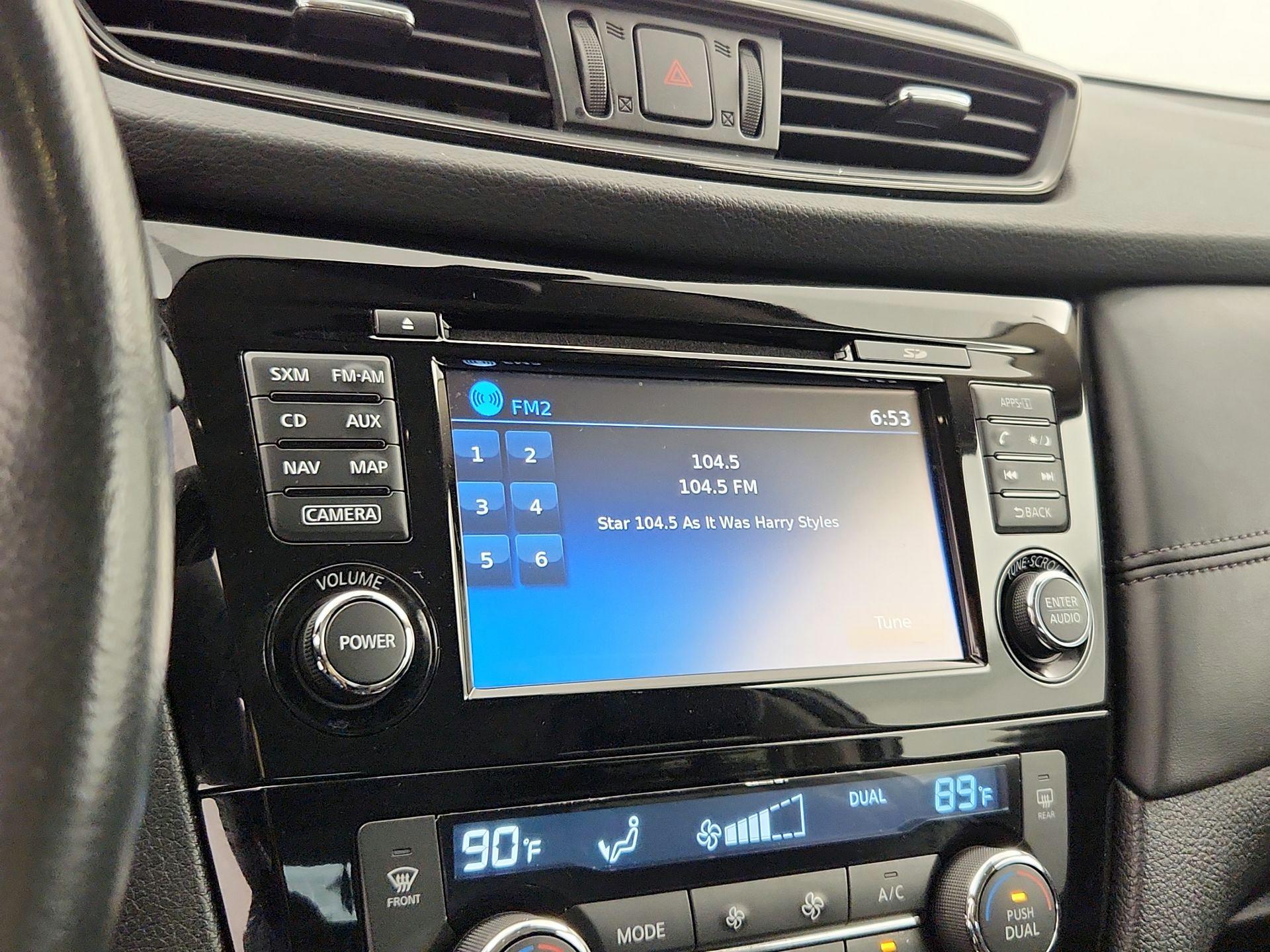 Thumbnail: 2017 Nissan Rogue - 16