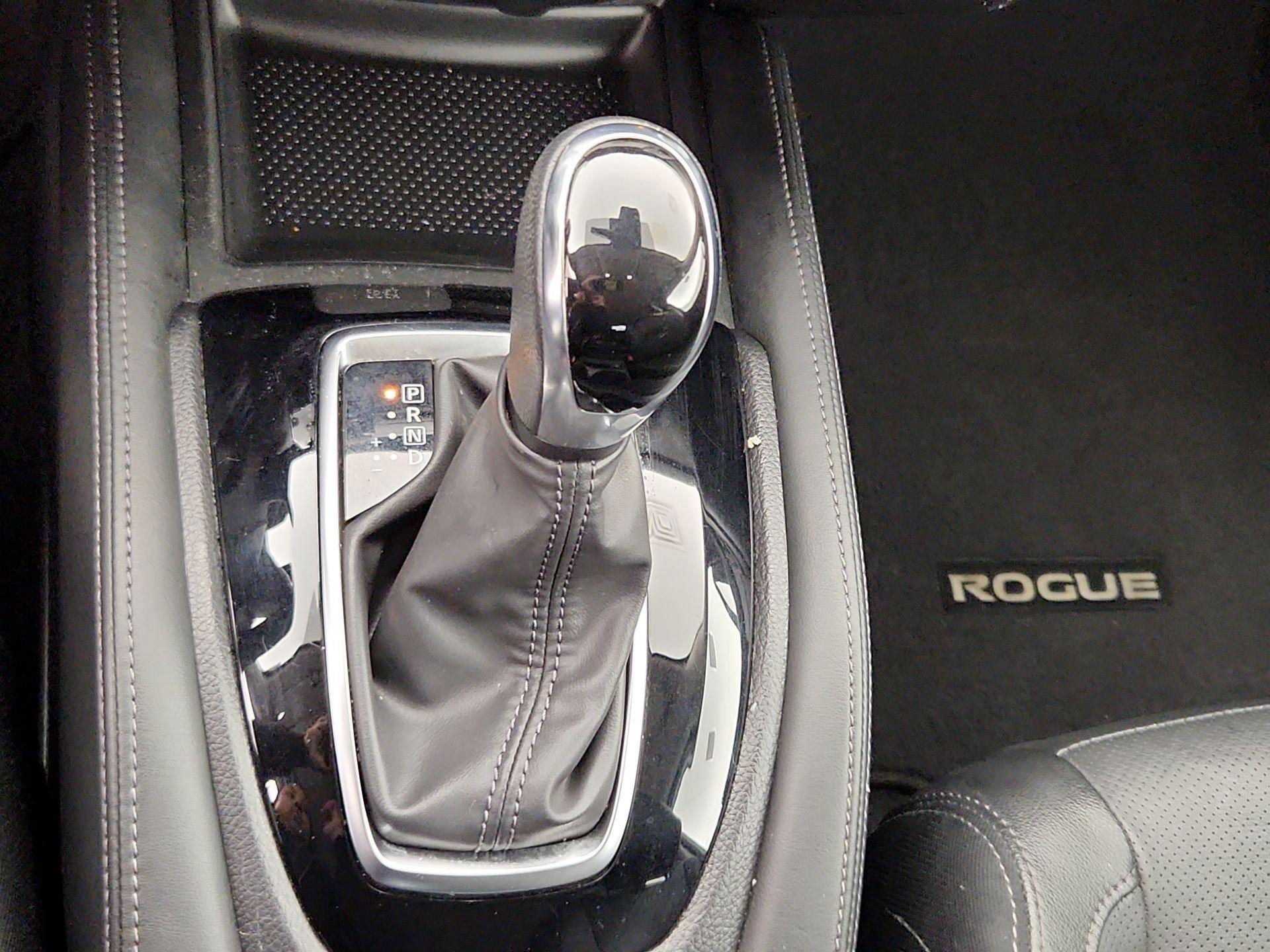 Thumbnail: 2017 Nissan Rogue - 18