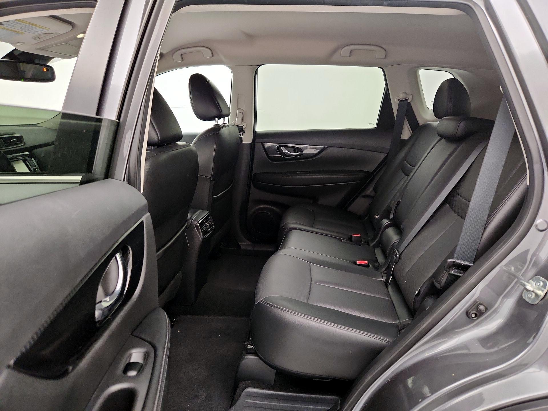 Thumbnail: 2017 Nissan Rogue - 20