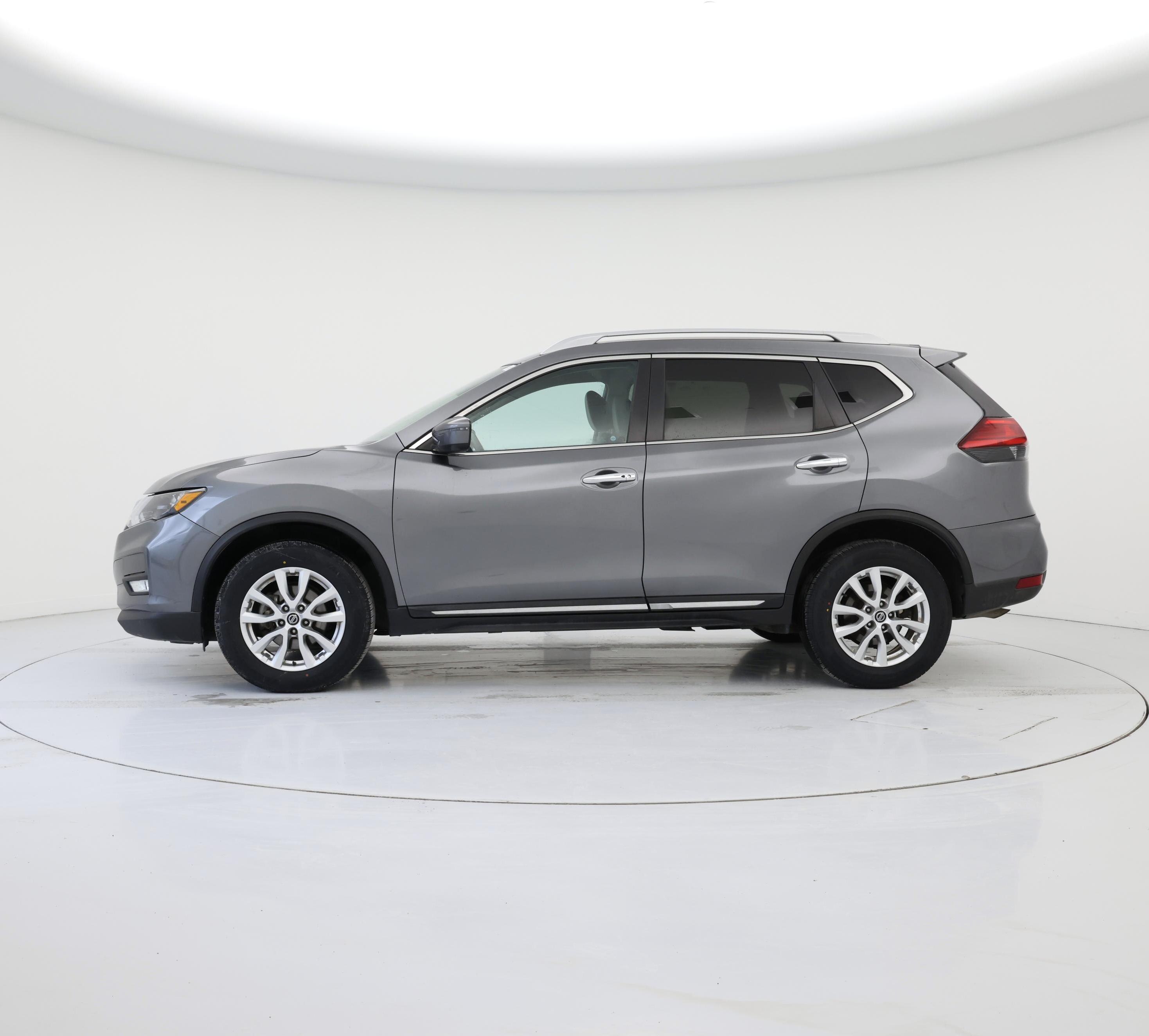 Thumbnail: 2017 Nissan Rogue - 3