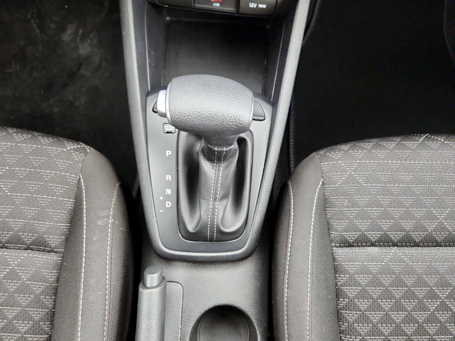 Thumbnail: 2023 Kia Rio - 17