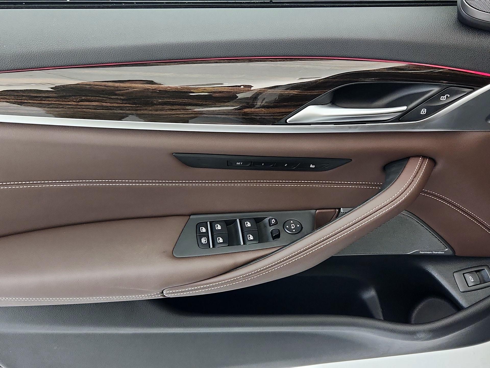 Thumbnail: 2023 BMW 5 Series - 12