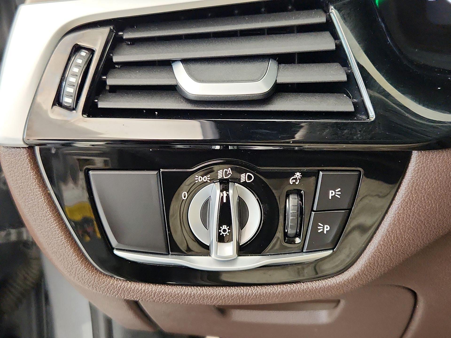 Thumbnail: 2023 BMW 5 Series - 13