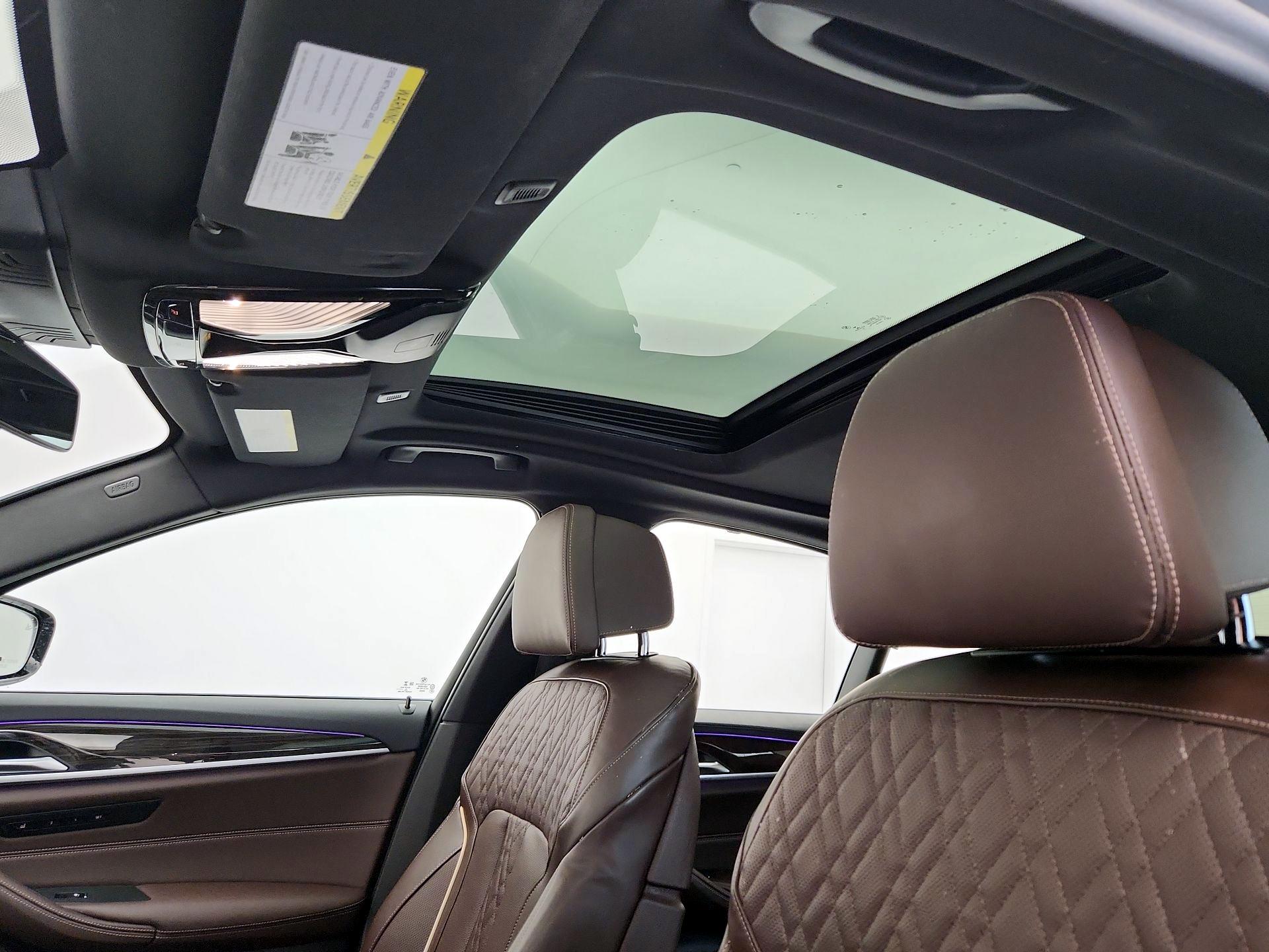 Thumbnail: 2023 BMW 5 Series - 20