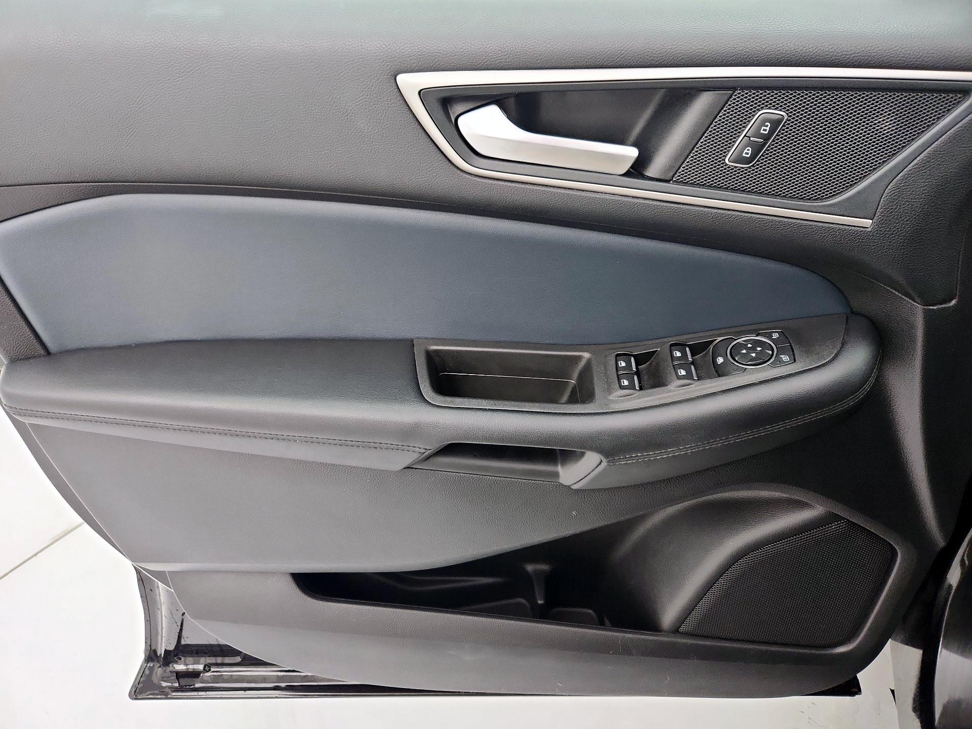 Thumbnail: 2022 Ford Edge - 12