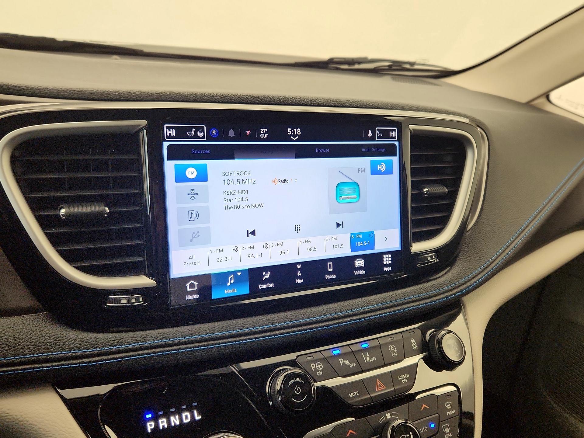 Thumbnail: 2021 Chrysler Pacifica - 16