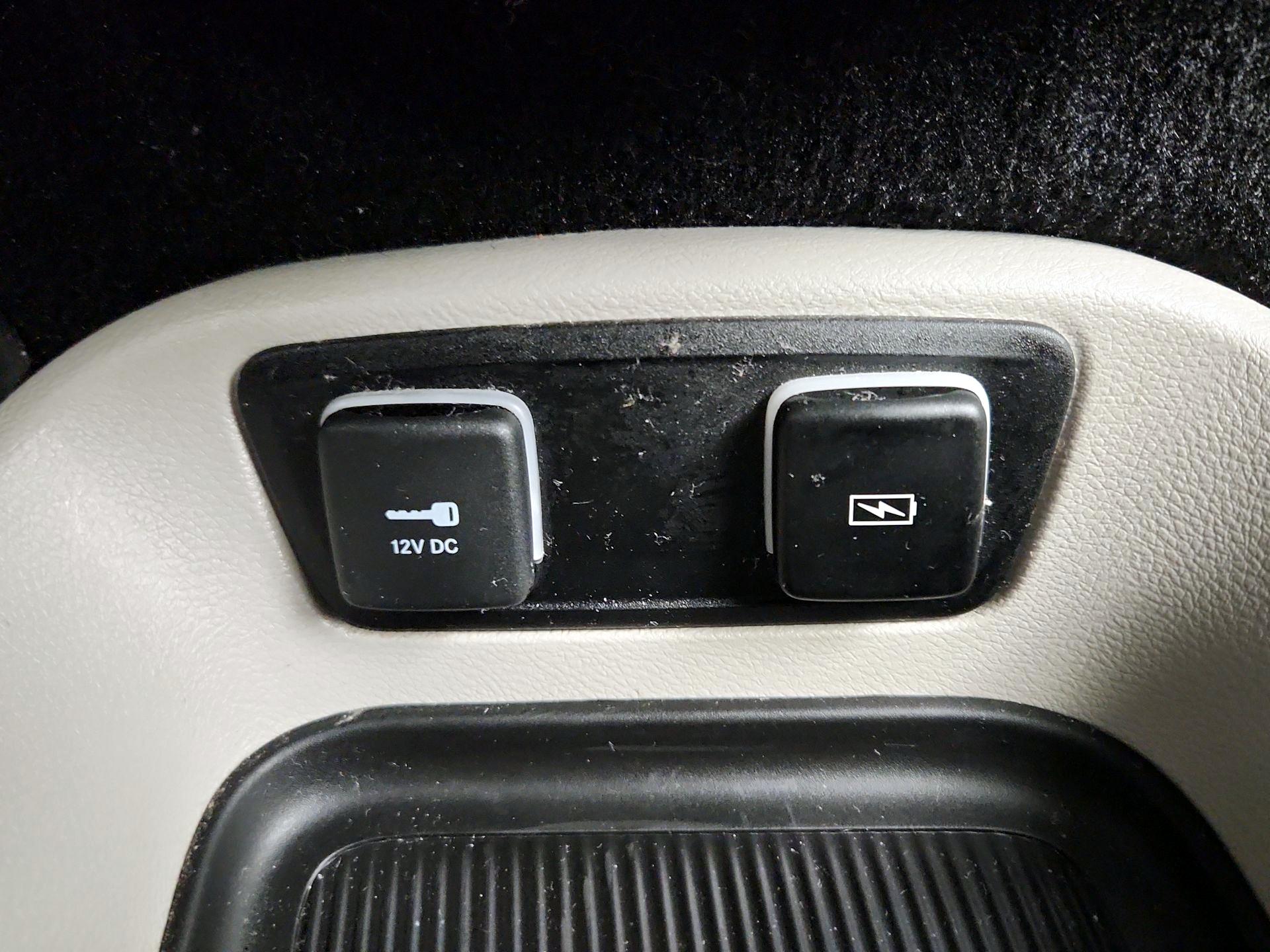 Thumbnail: 2021 Chrysler Pacifica - 19