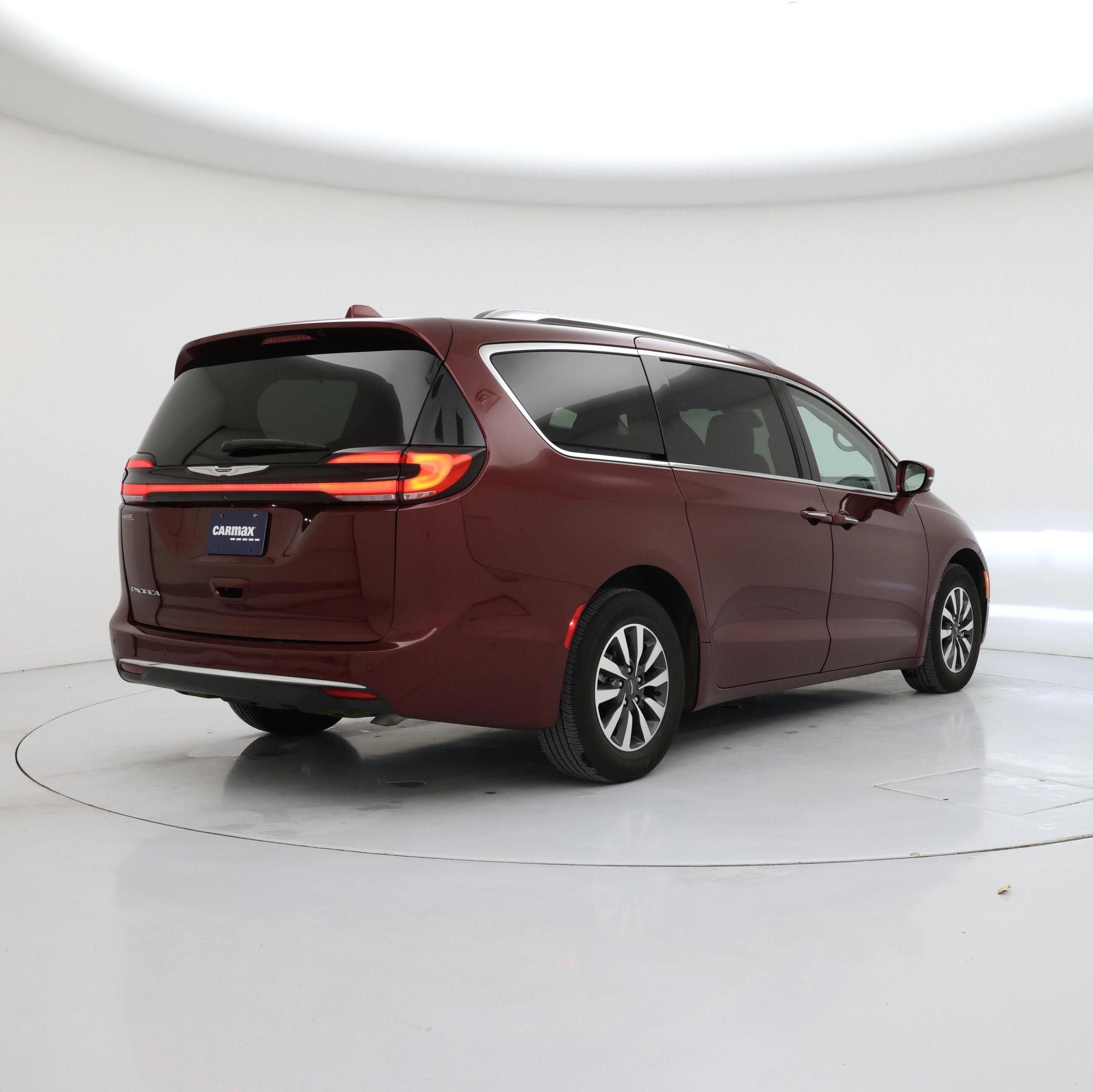 Thumbnail: 2021 Chrysler Pacifica - 8
