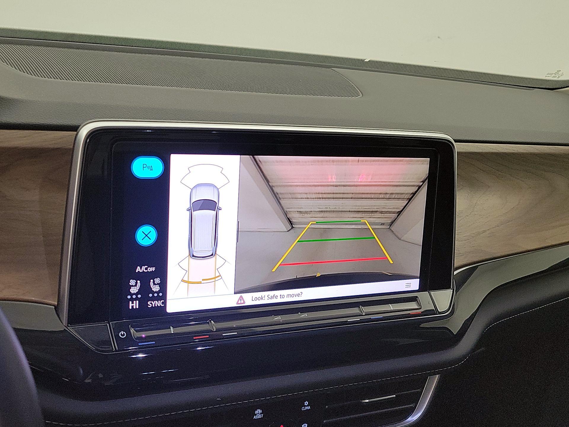 Thumbnail: 2025 Volkswagen Atlas - 14