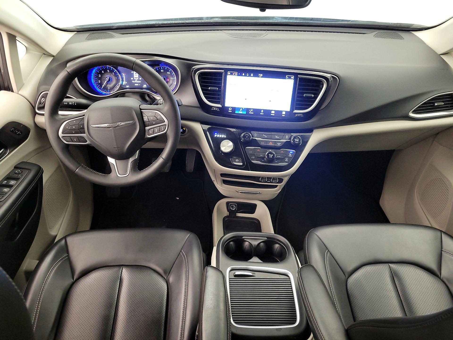 Thumbnail: 2023 Chrysler Pacifica - 9