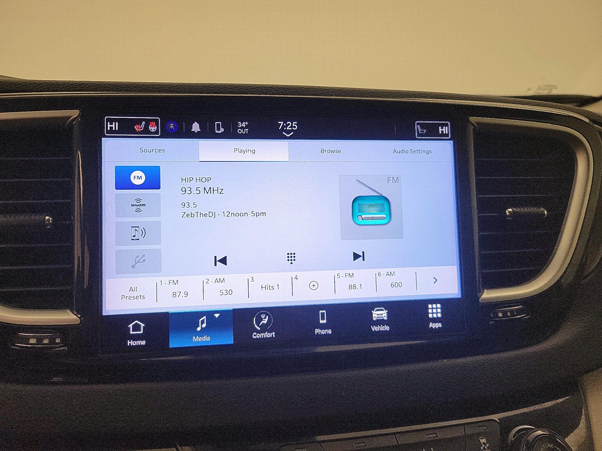 Thumbnail: 2023 Chrysler Pacifica - 15