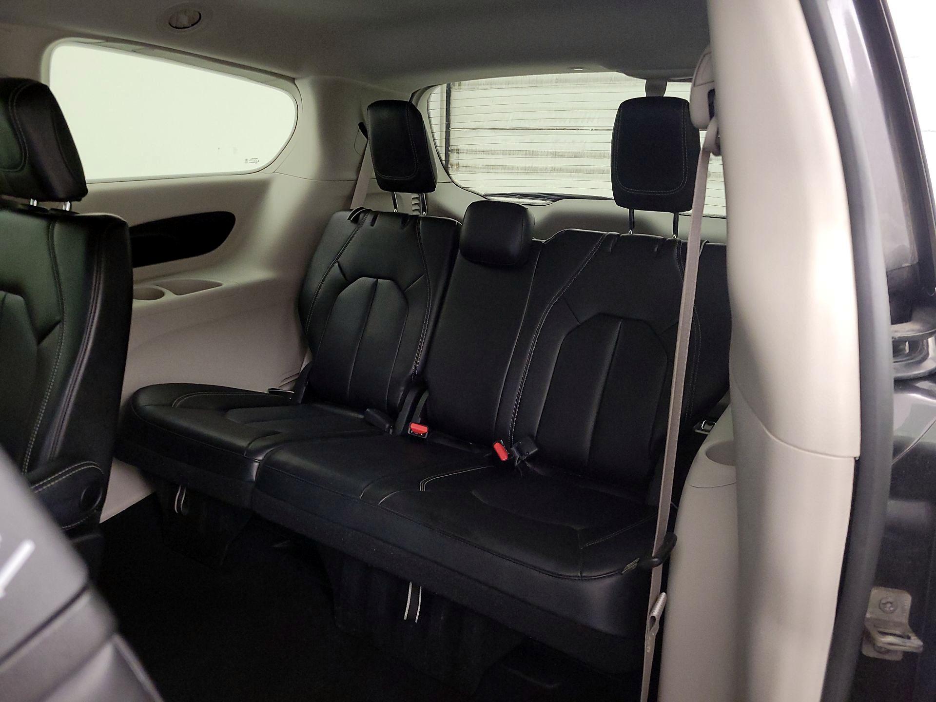 Thumbnail: 2023 Chrysler Pacifica - 20