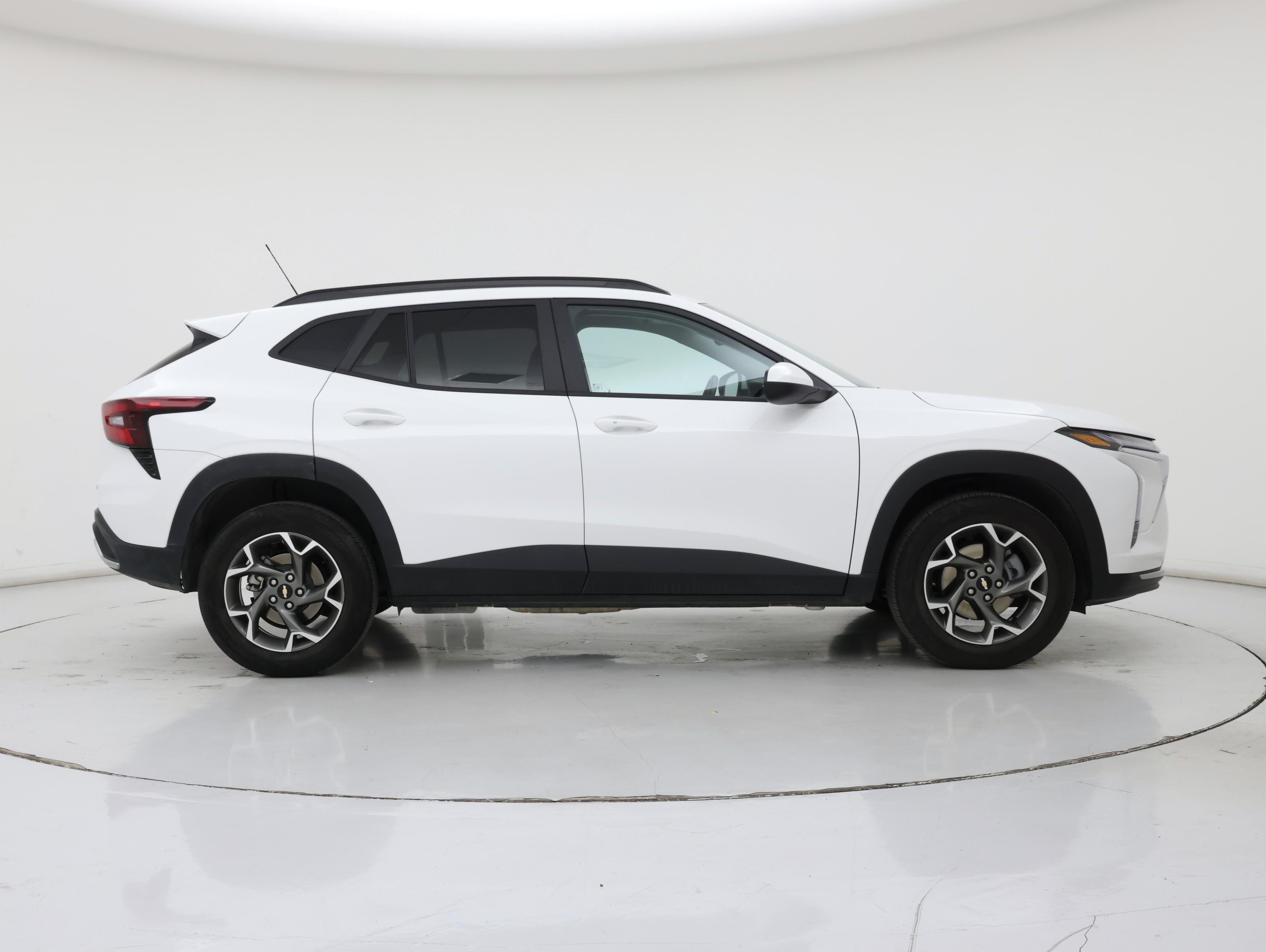 Thumbnail: 2025 Chevrolet Trax - 7