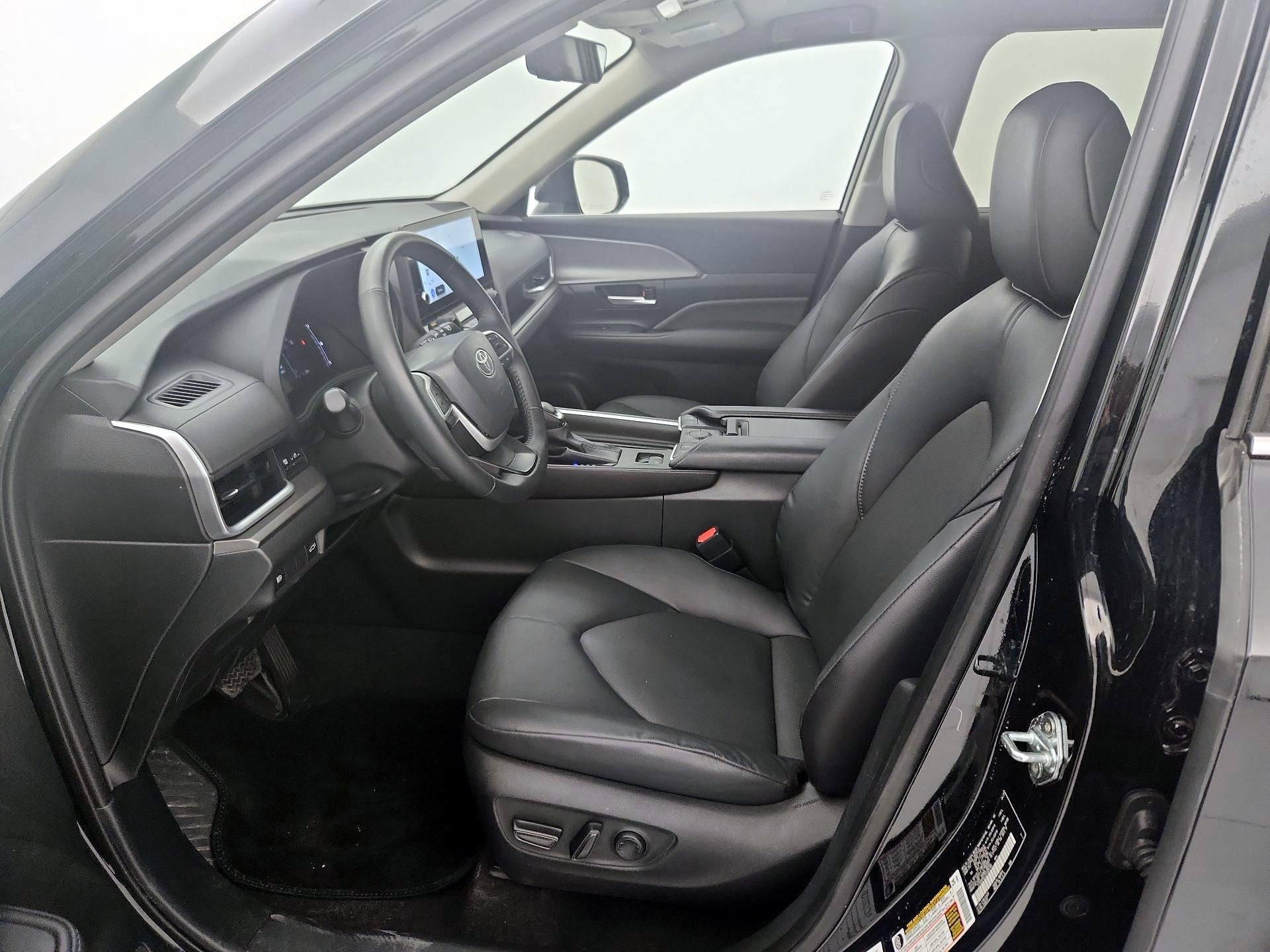 Thumbnail: 2025 Toyota Grand Highlander - 11