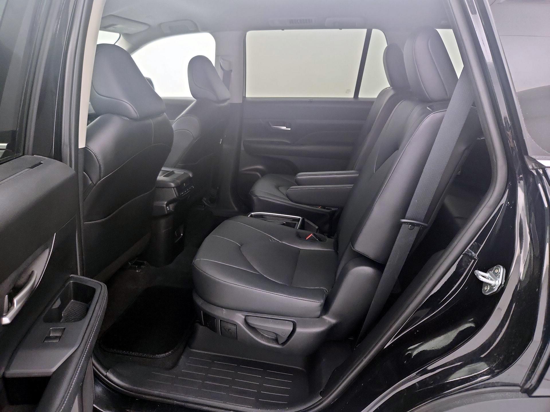 Thumbnail: 2025 Toyota Grand Highlander - 19