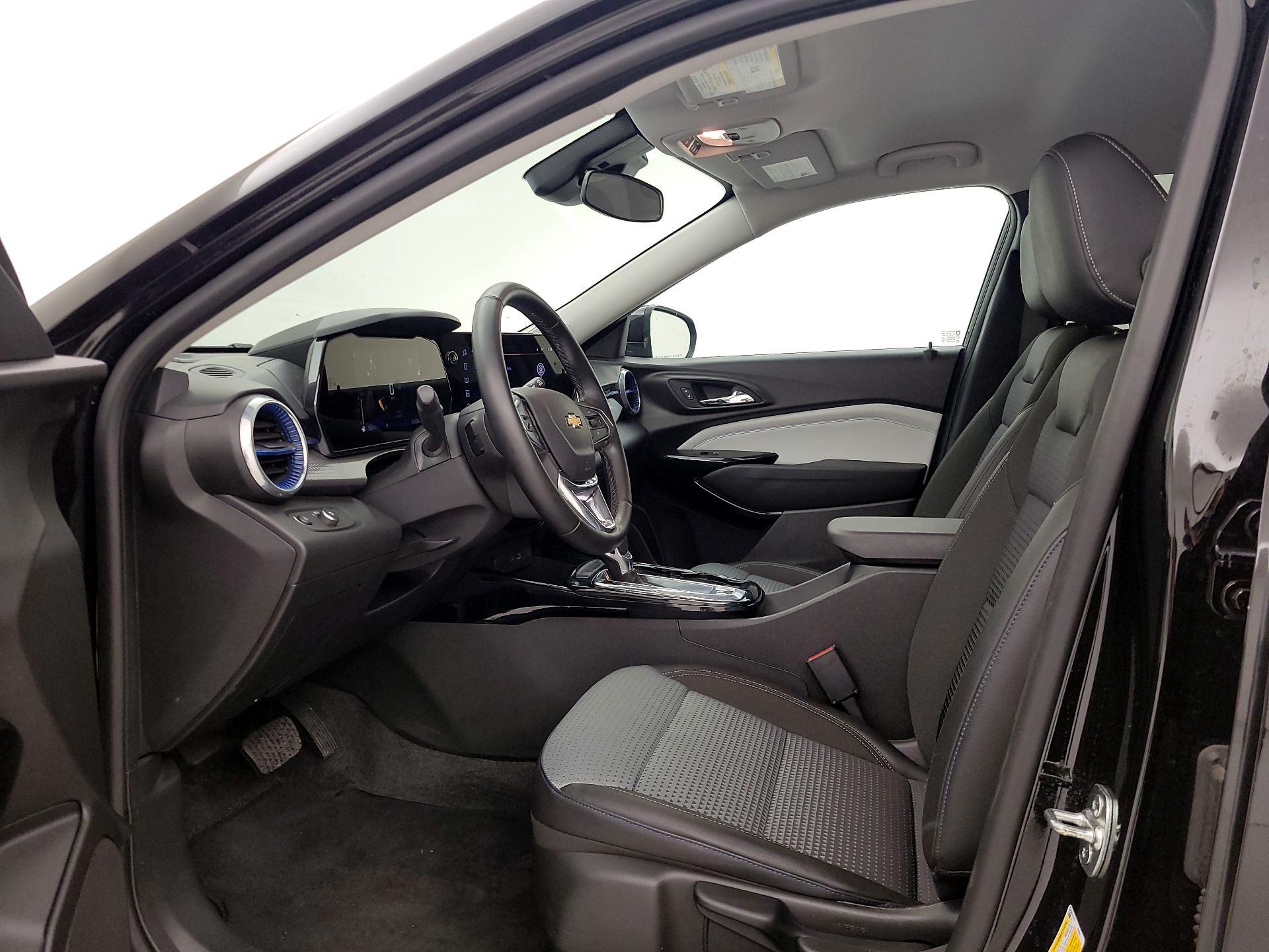 Thumbnail: 2025 Chevrolet Trax - 11