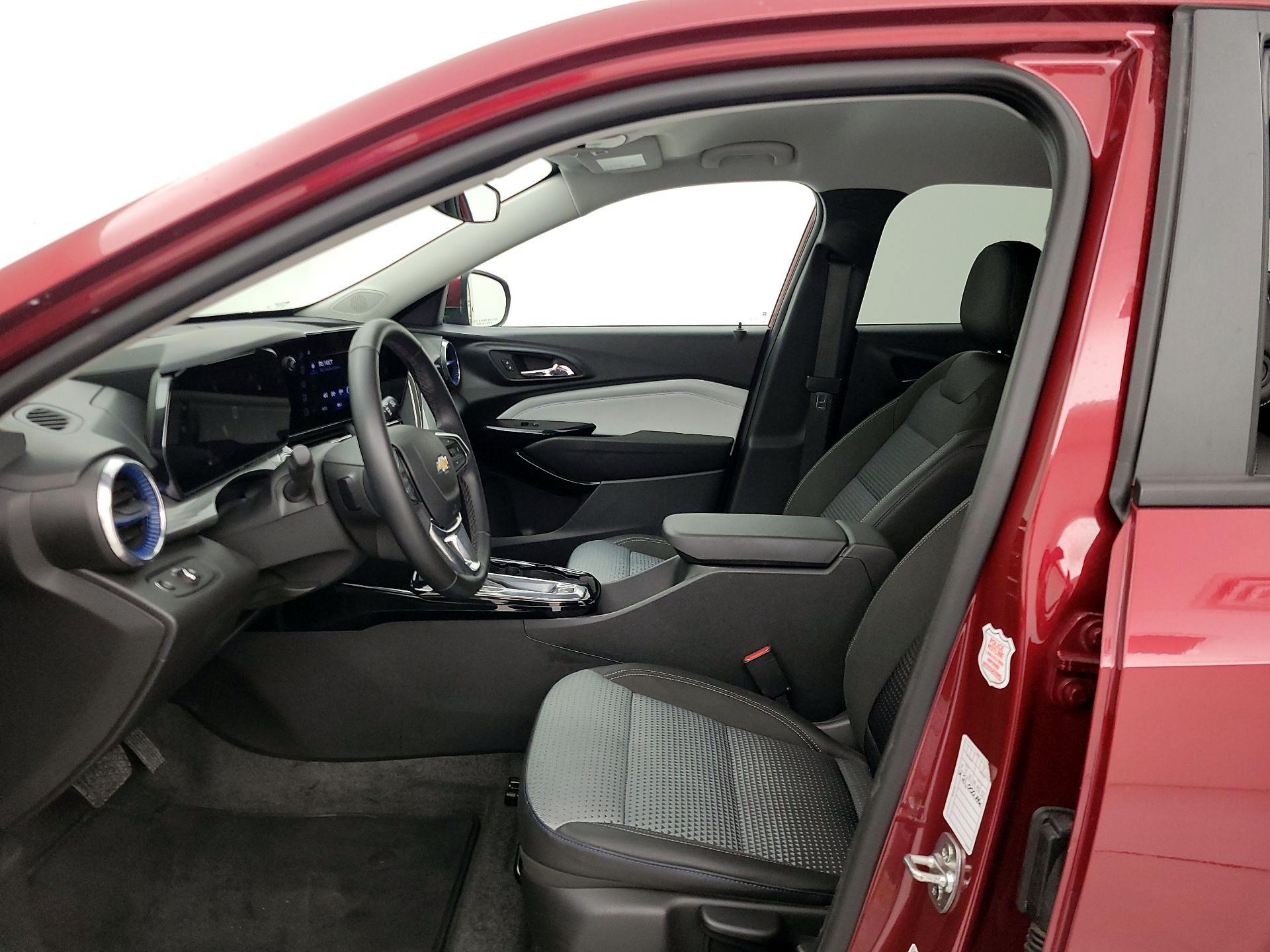 Thumbnail: 2025 Chevrolet Trax - 11