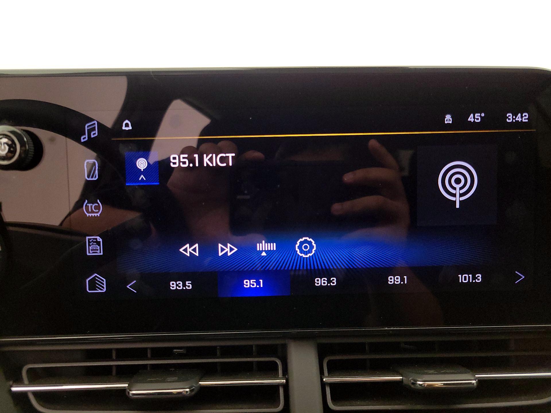 Thumbnail: 2025 Chevrolet Trax - 15