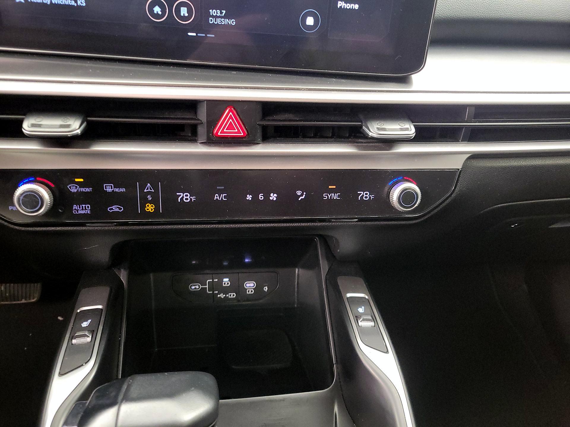 Thumbnail: 2024 Kia Sorento - 17