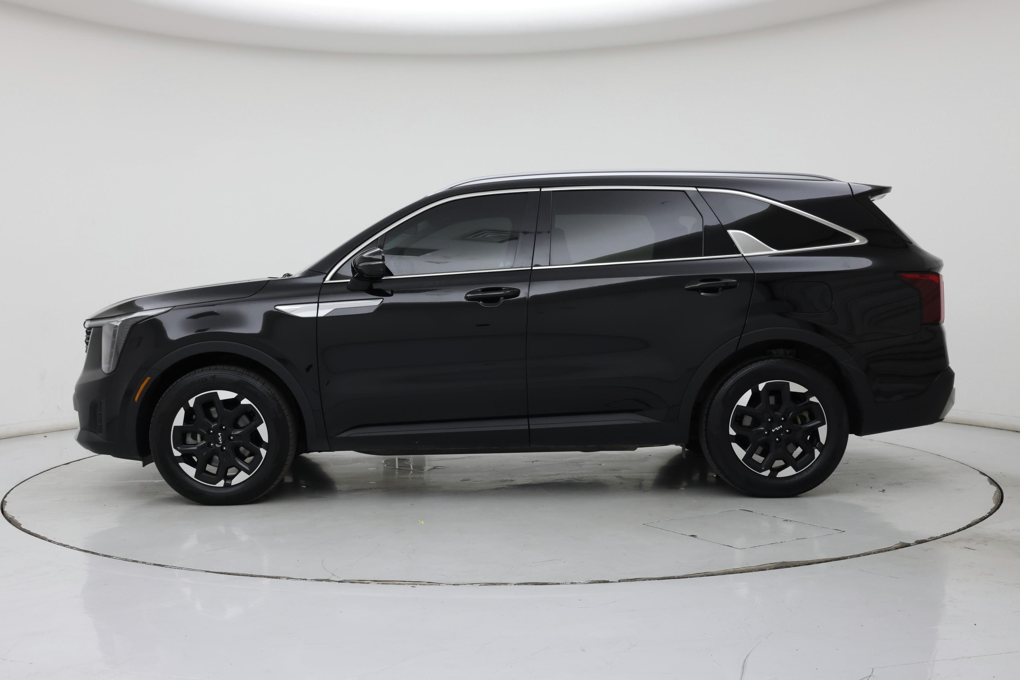 Thumbnail: 2024 Kia Sorento - 3