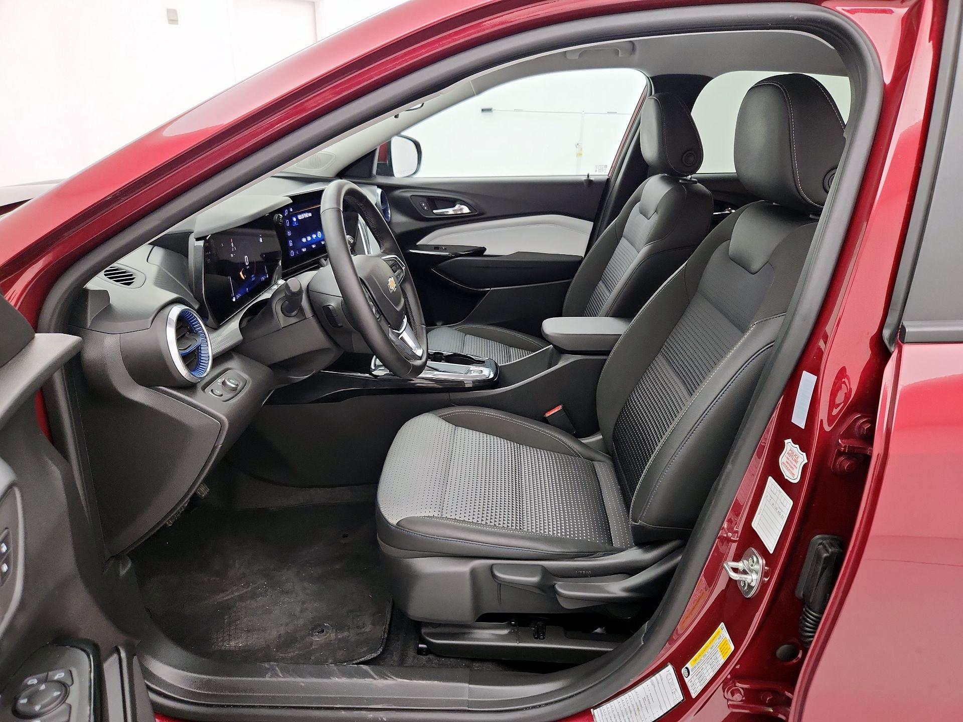 Thumbnail: 2025 Chevrolet Trax - 11