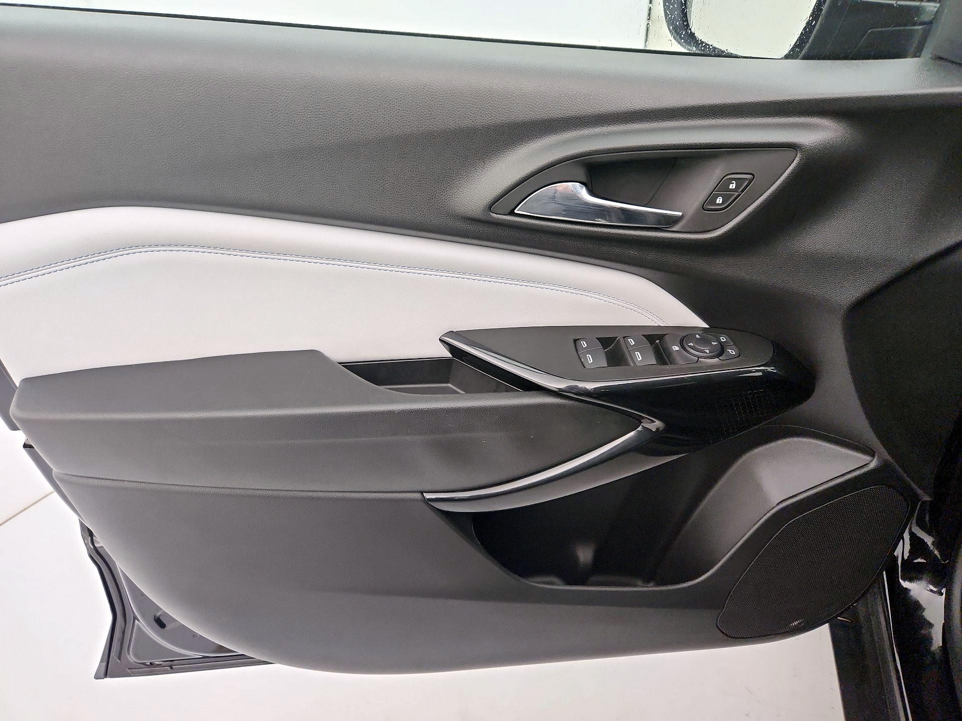 Thumbnail: 2025 Chevrolet Trax - 12