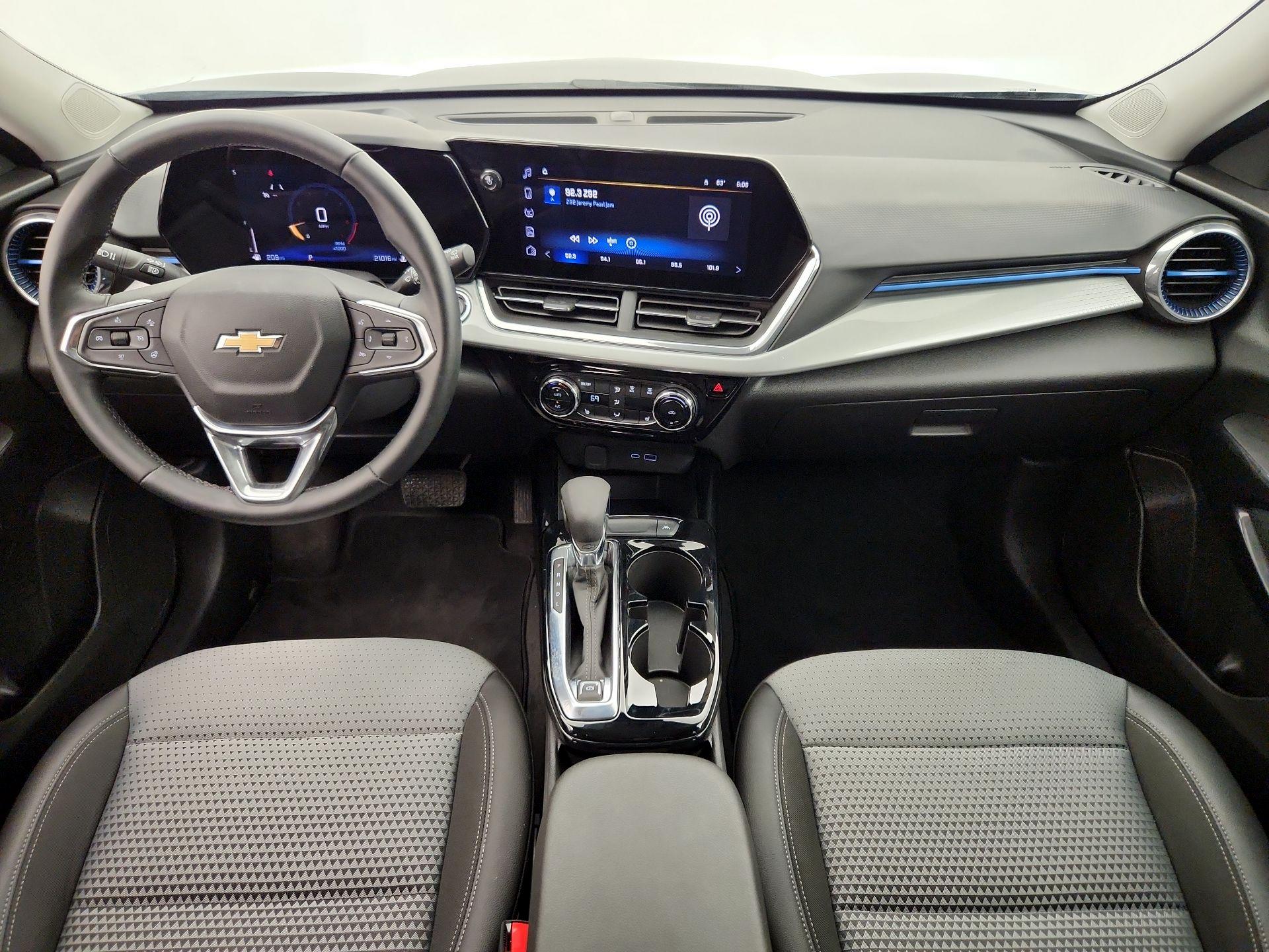 Thumbnail: 2025 Chevrolet Trax - 9