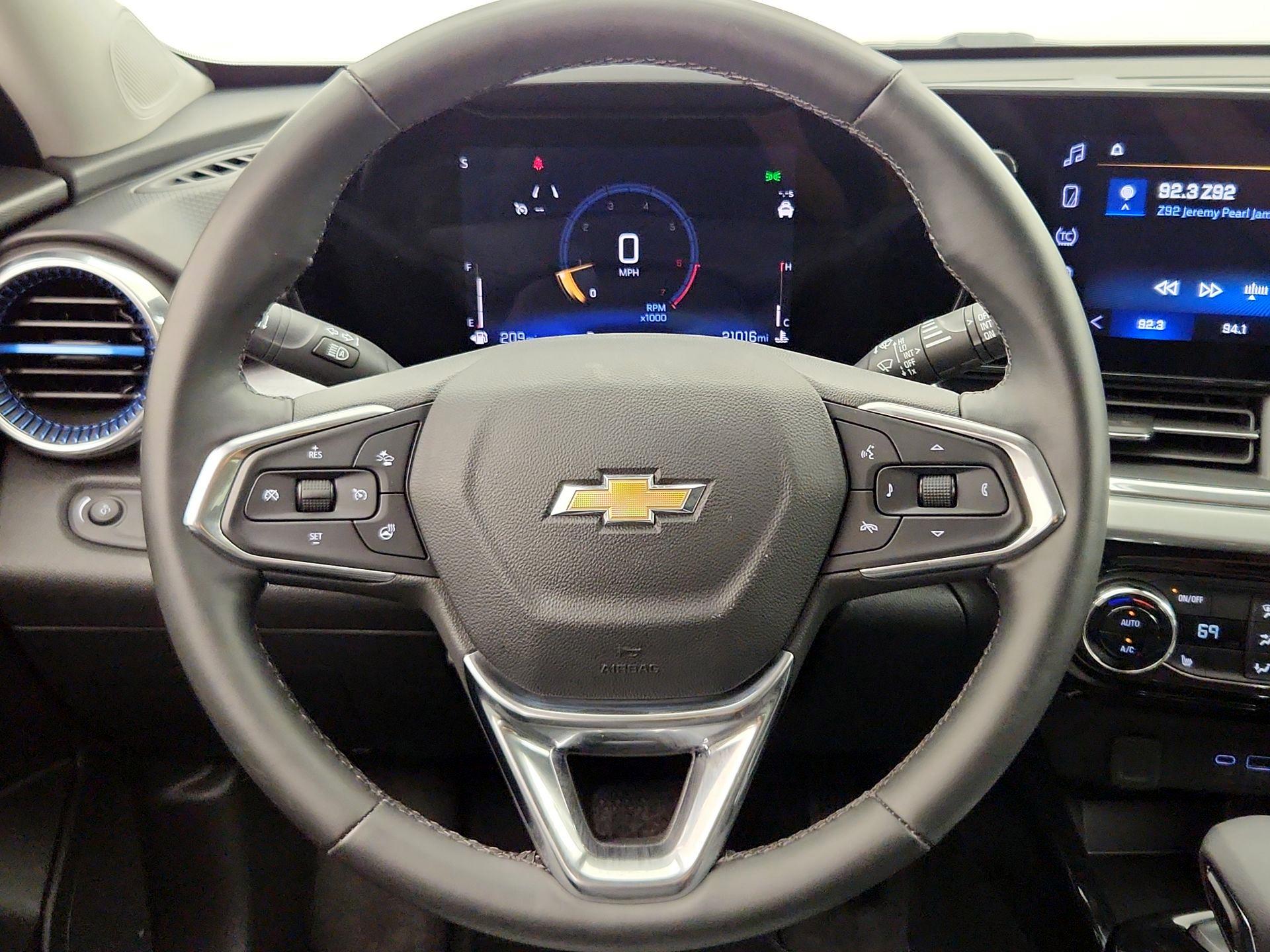 Thumbnail: 2025 Chevrolet Trax - 10