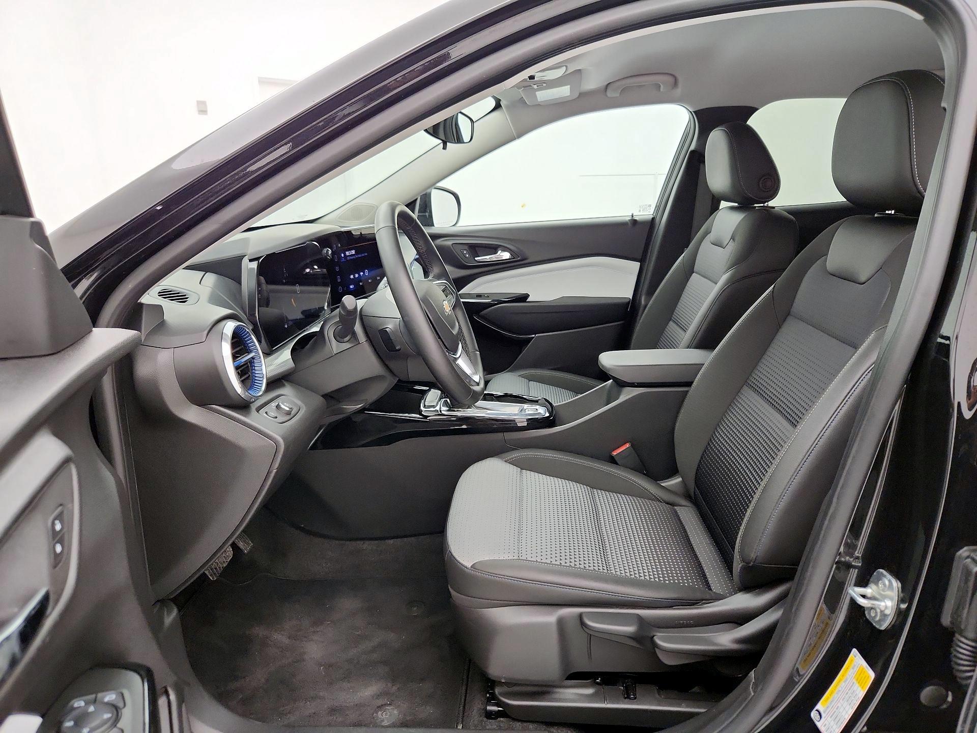 Thumbnail: 2025 Chevrolet Trax - 11