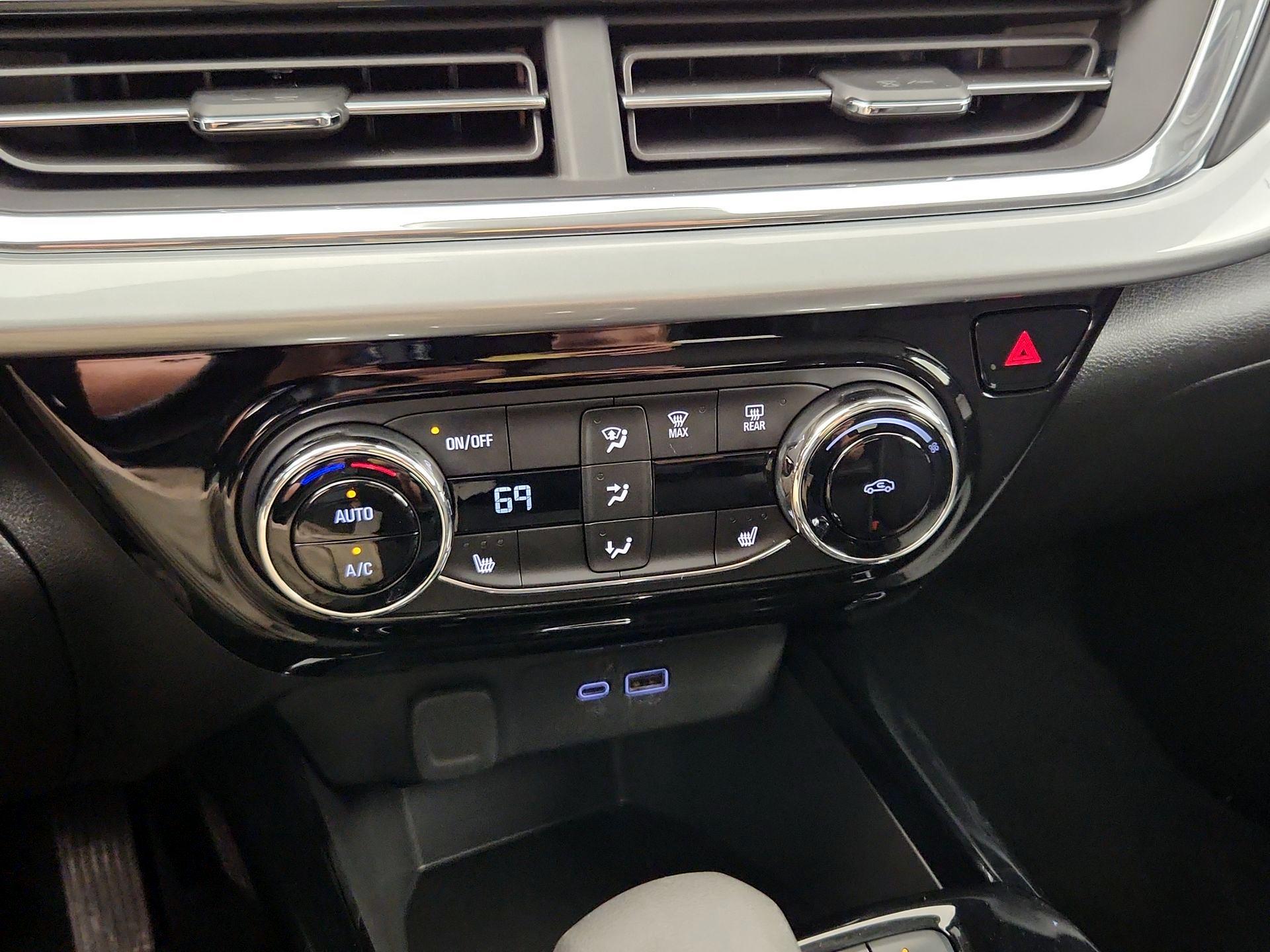 Thumbnail: 2025 Chevrolet Trax - 16