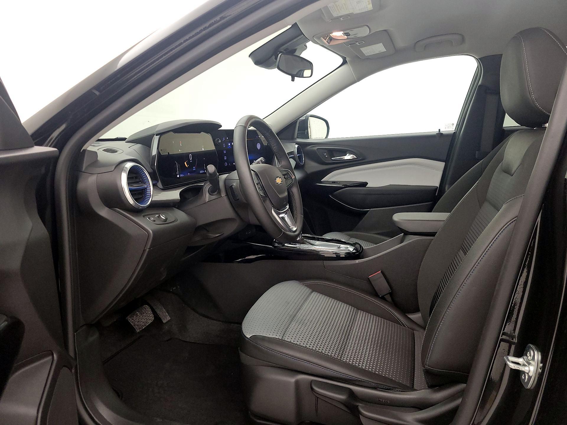 Thumbnail: 2025 Chevrolet Trax - 11